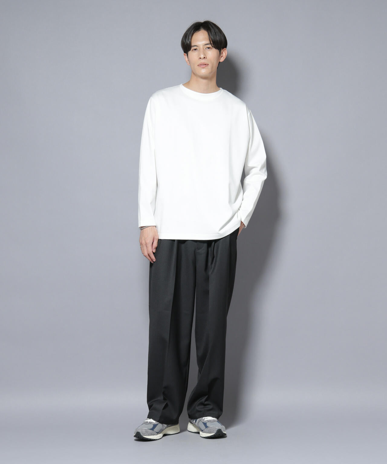 ｢NJ/CLUB｣モクロディ ボートネック サイドスリットTシャツ