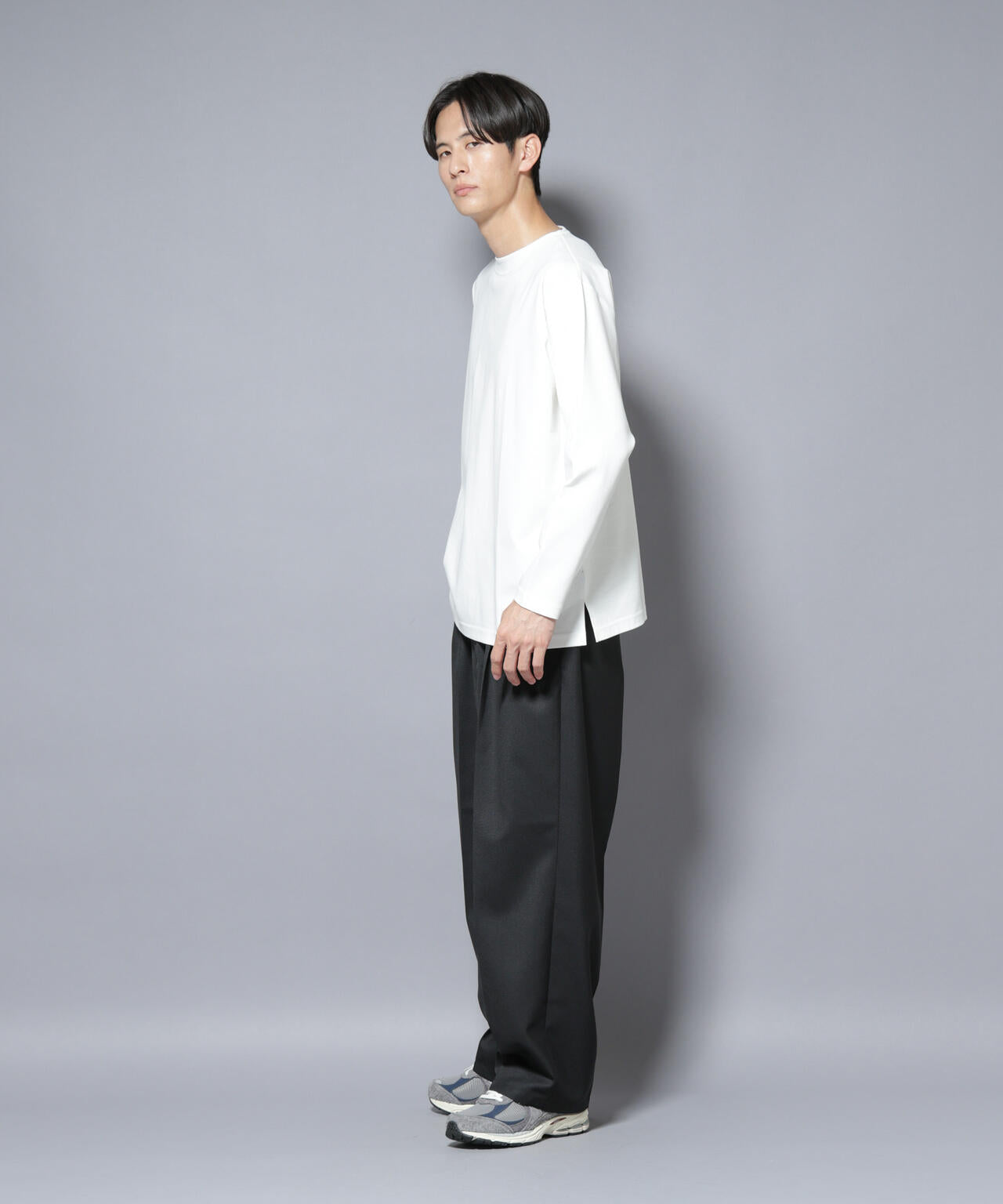 ｢NJ/CLUB｣モクロディ ボートネック サイドスリットTシャツ