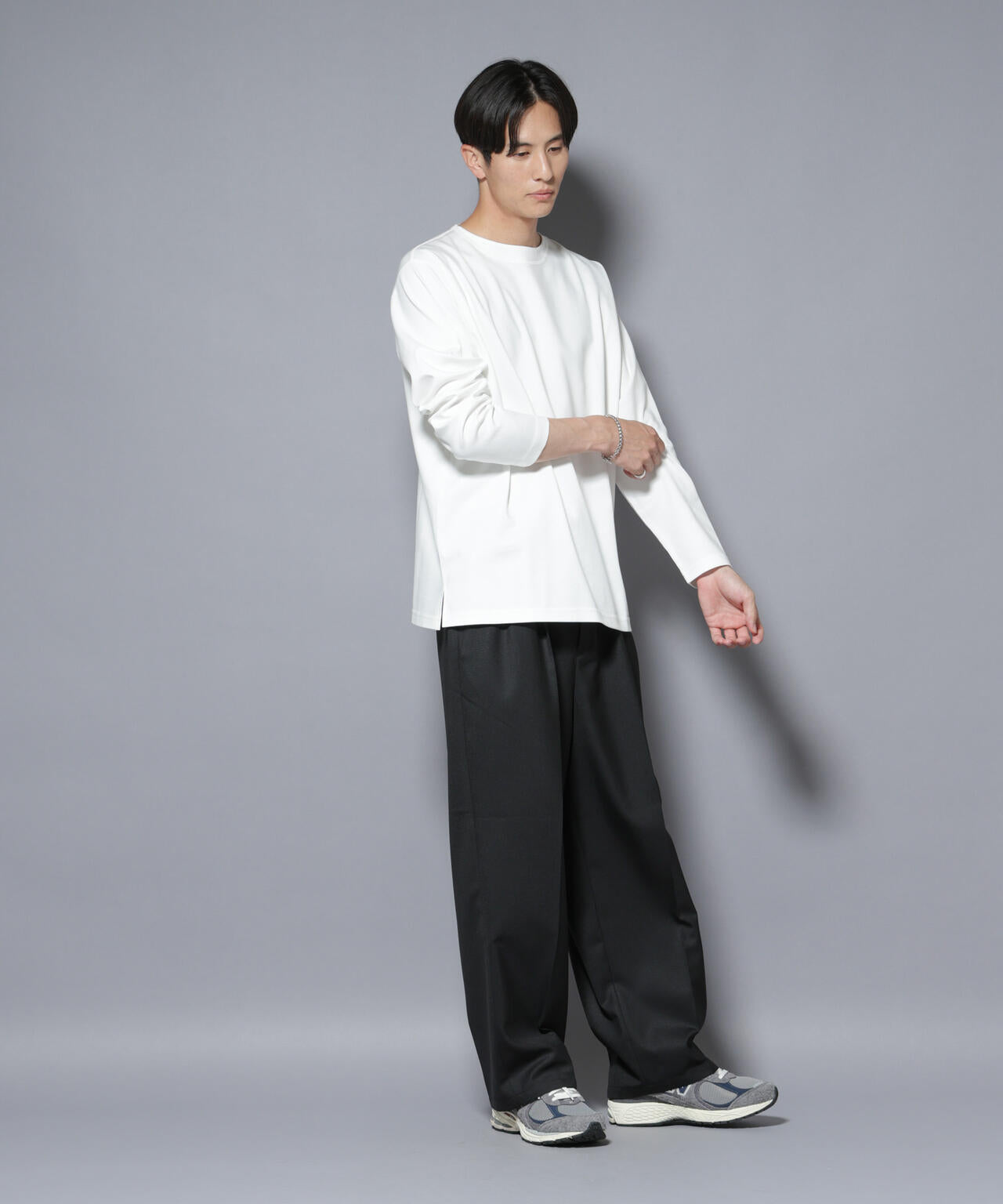 ｢NJ/CLUB｣モクロディ ボートネック サイドスリットTシャツ