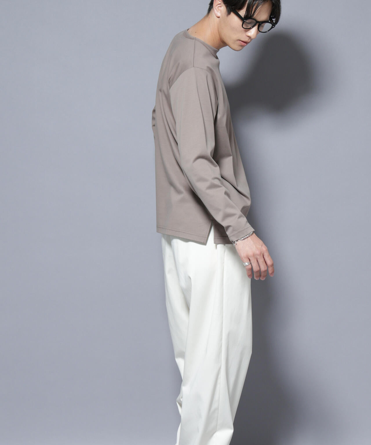 ｢NJ/CLUB｣モクロディ ボートネック サイドスリットTシャツ