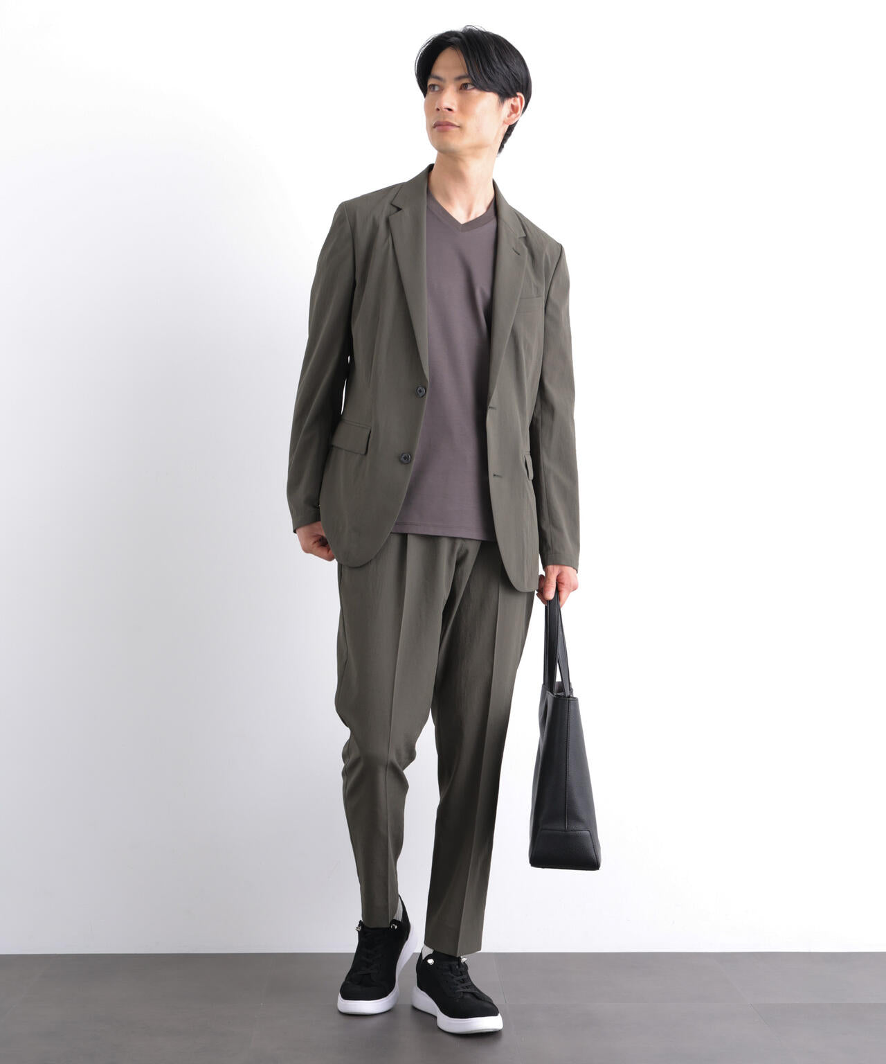 180cm　B:88 W:75 H:92 着用サイズ：L