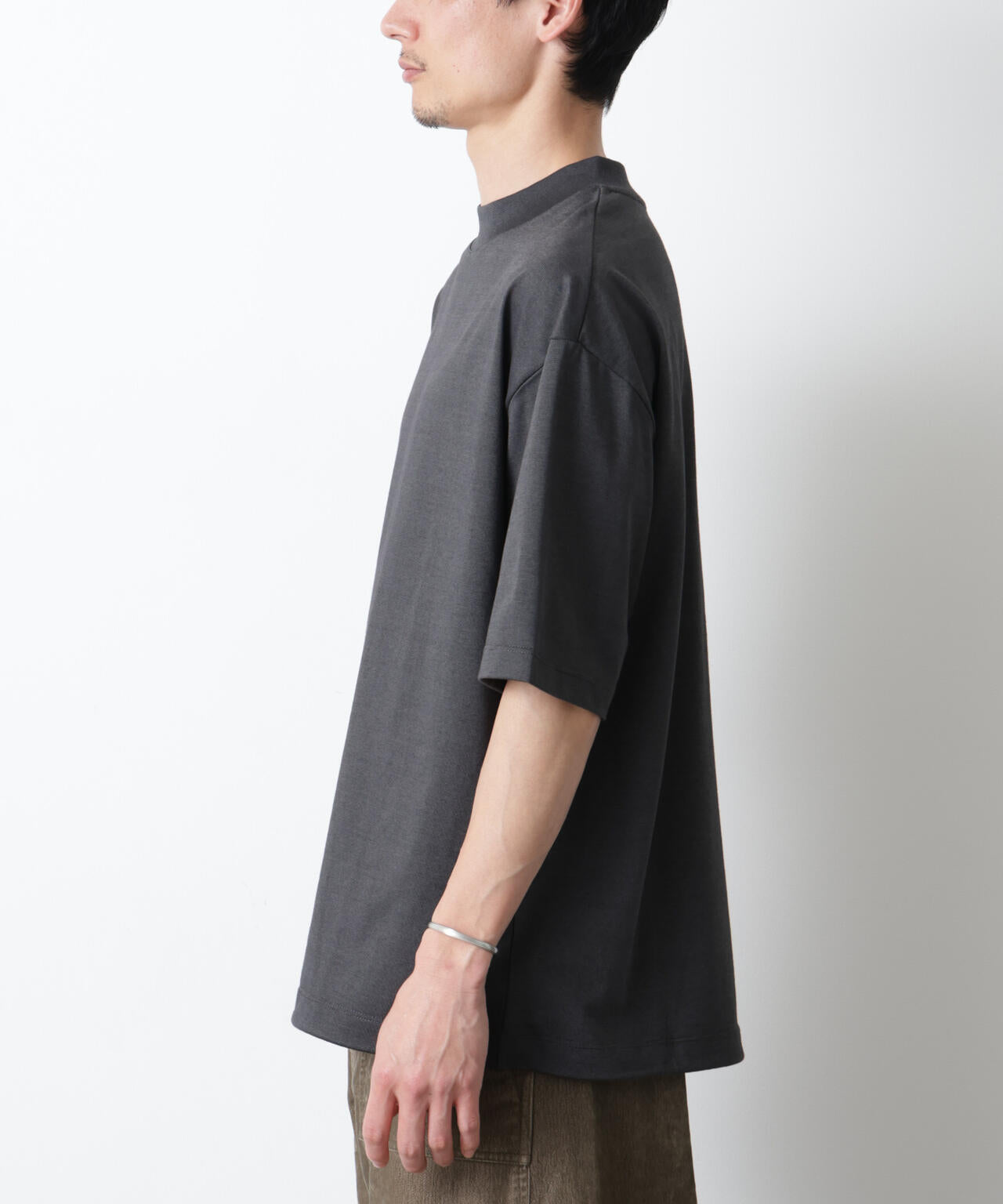ソラーロワイドモックネックTシャツ
