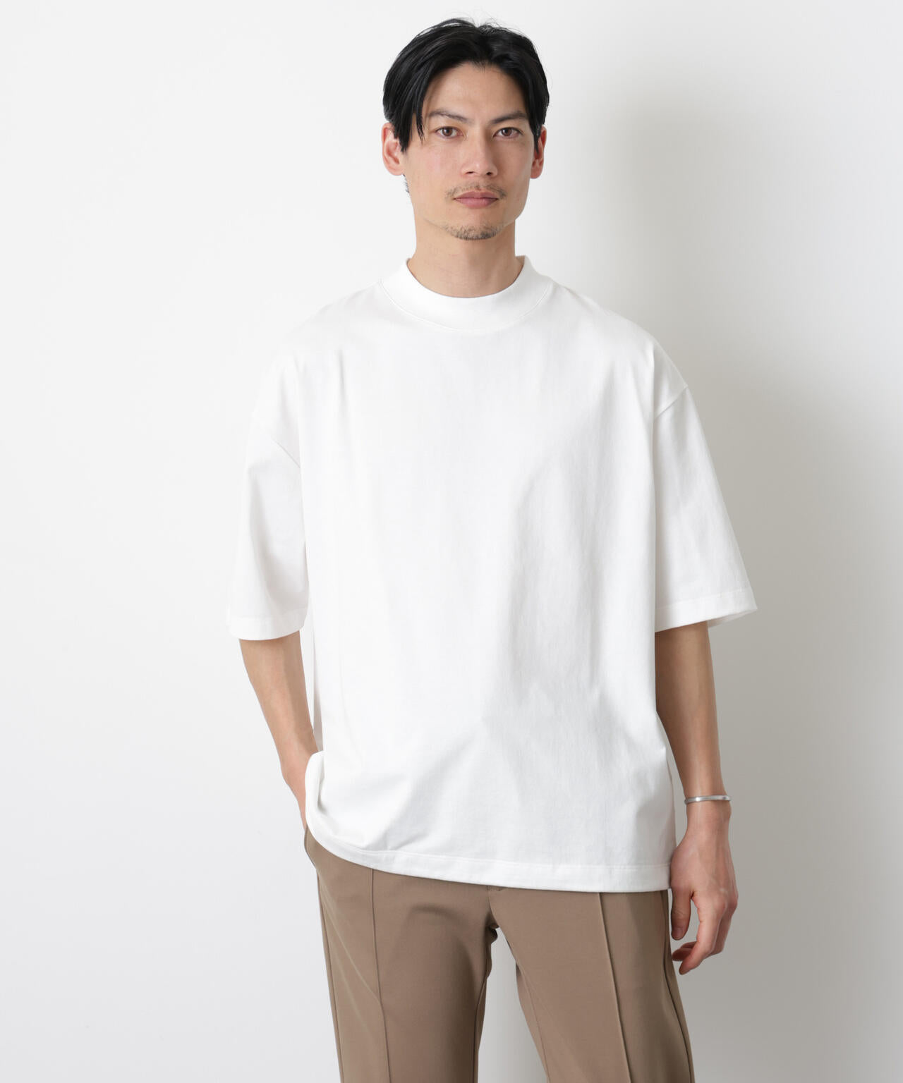 ソラーロワイドモックネックTシャツ
