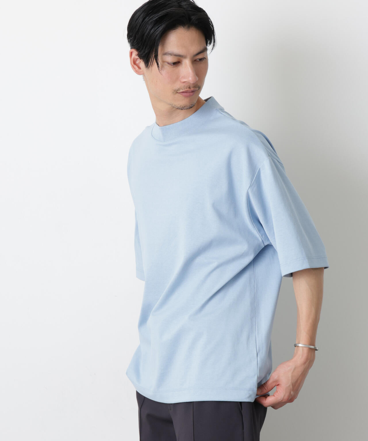 ソラーロワイドモックネックTシャツ
