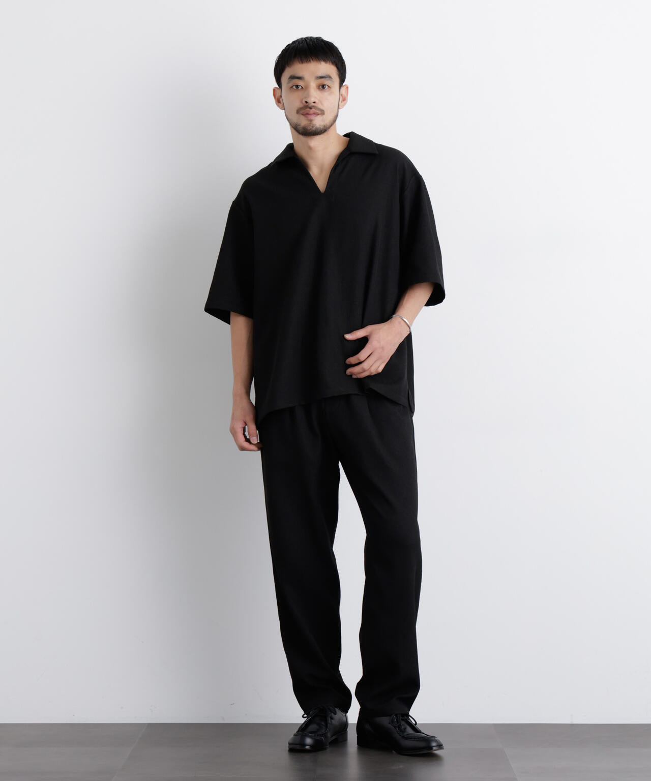 「Meaningful Continuity」coveross(R) EOS ポリエステルブッチャーリラックスワイドパンツ