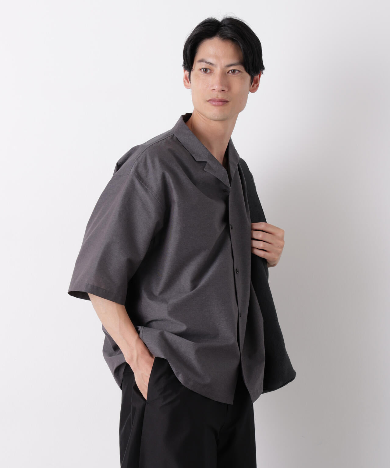 180cm　B:88 W:75 H:92 着用サイズ：L
