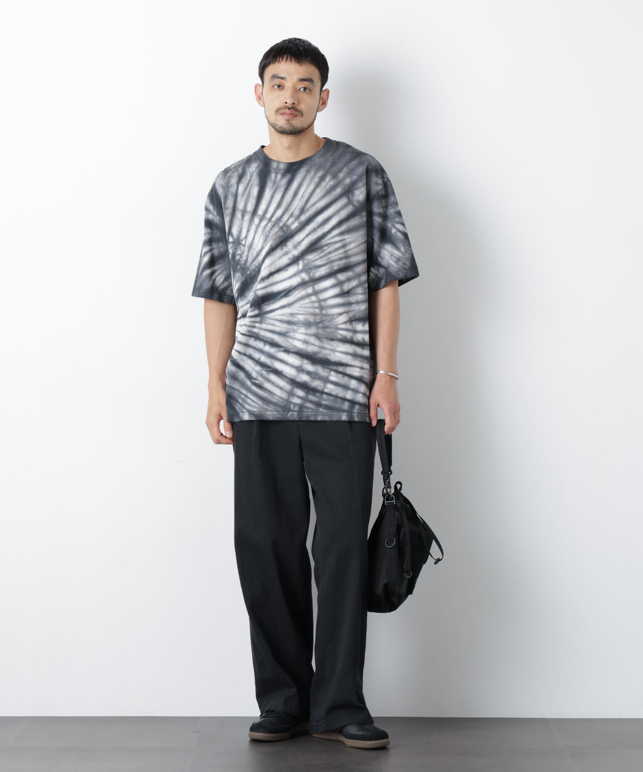 ブラックタイダイTシャツ