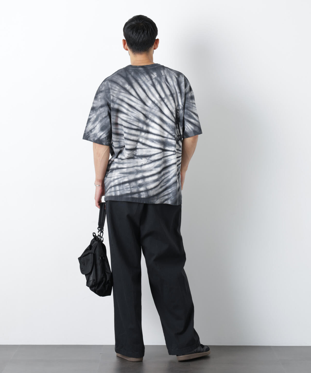 ブラックタイダイTシャツ