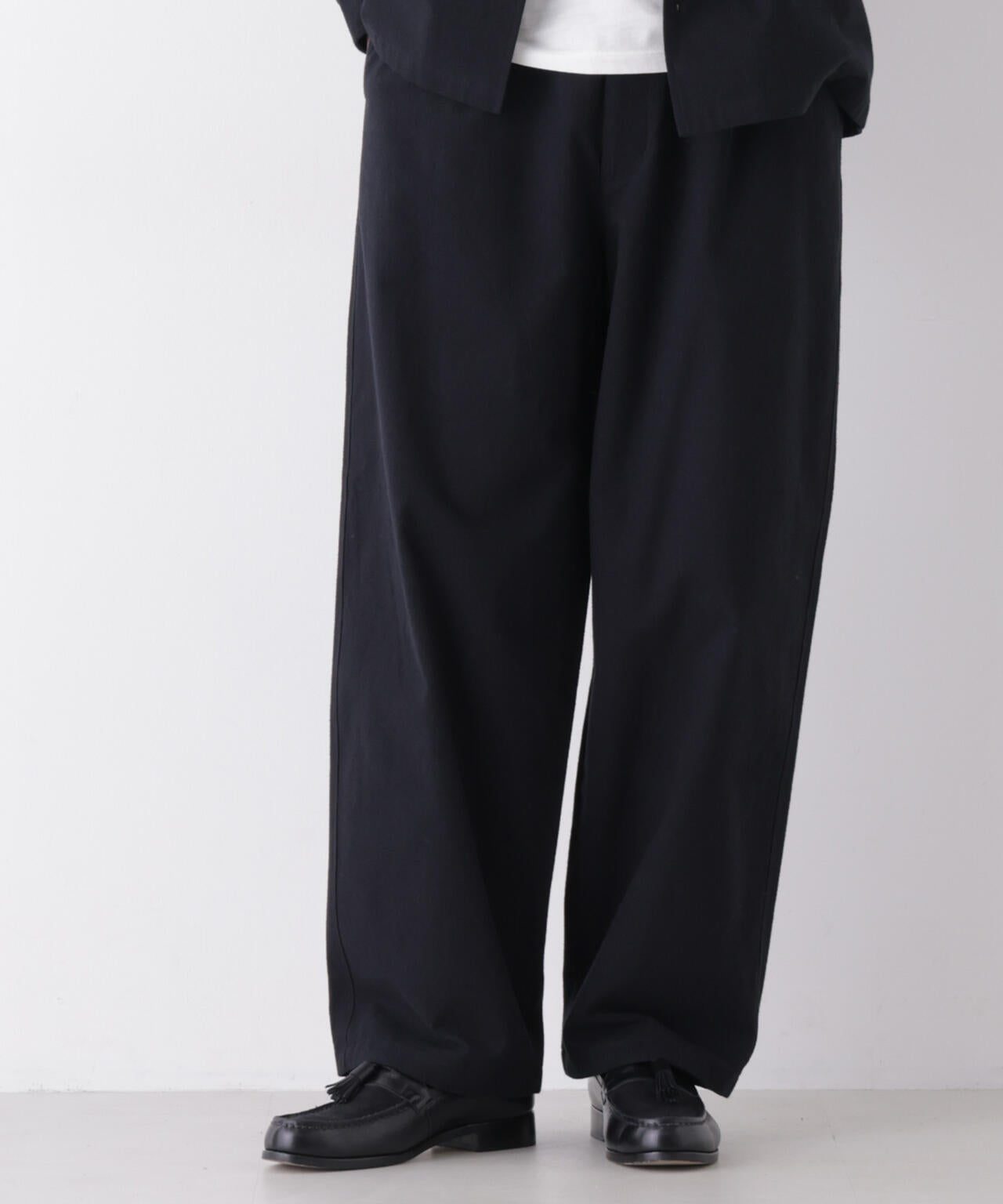 185cm　B:92 W:77 H:90 着用サイズ：L