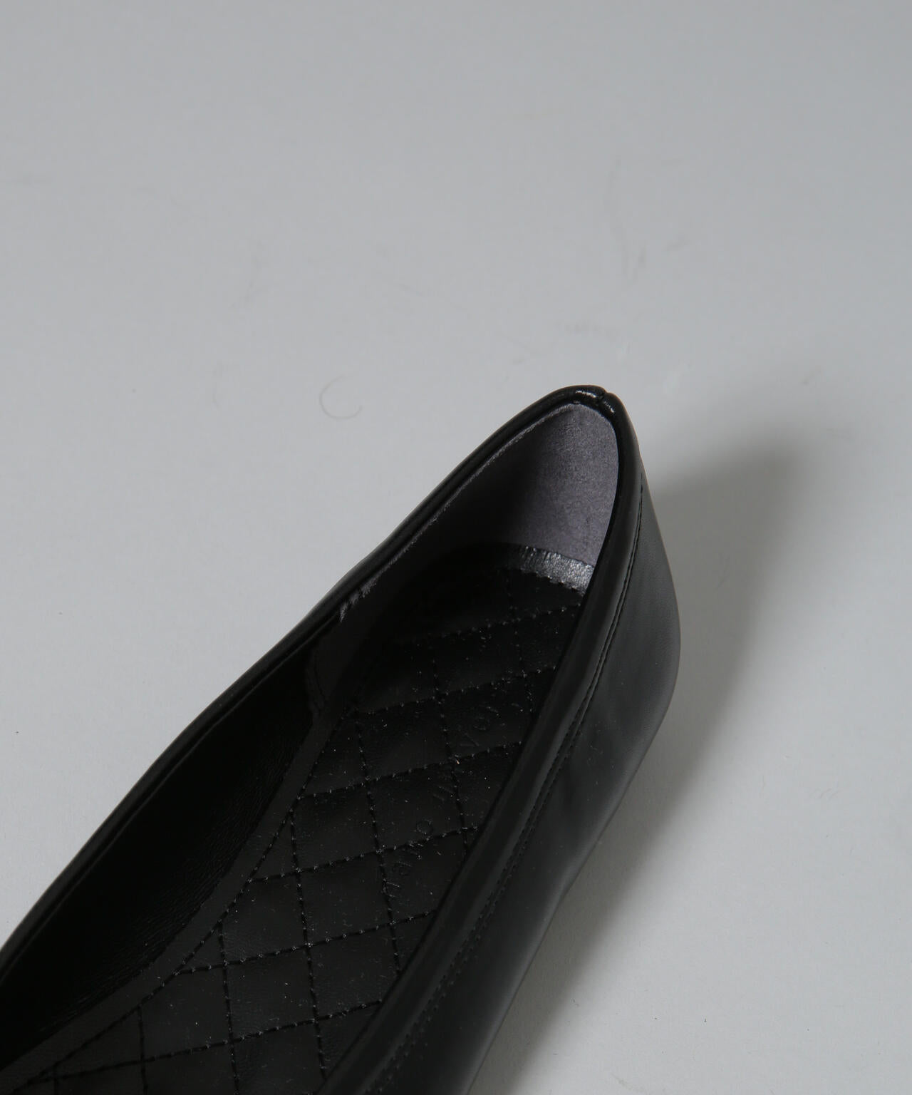 ステッチトゥバレエシューズ