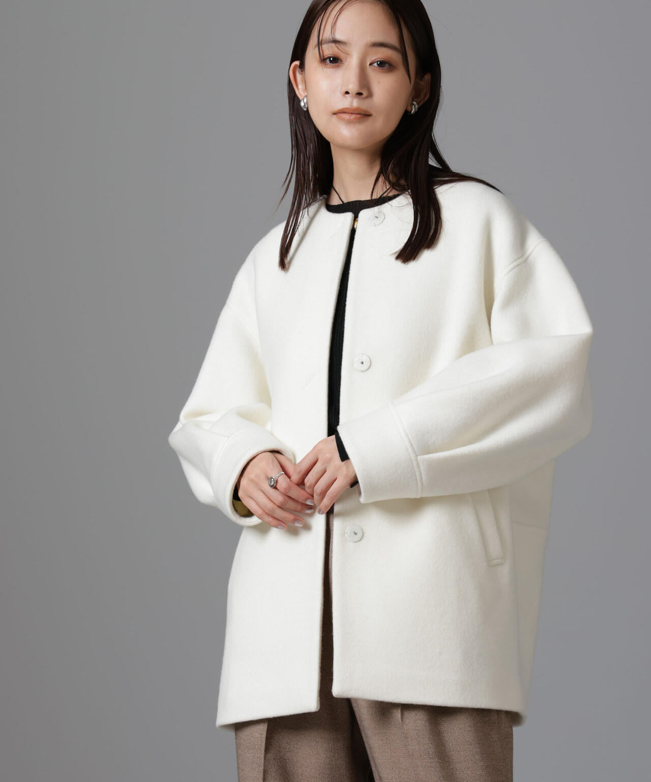 PECOLAMBウールカシミヤノーカラーミドル丈コート