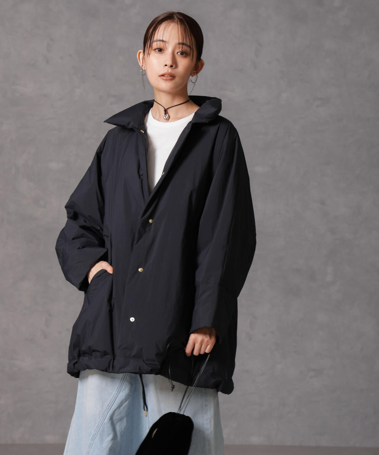 「西川ダウン(R)」ミドル丈バックタックコート