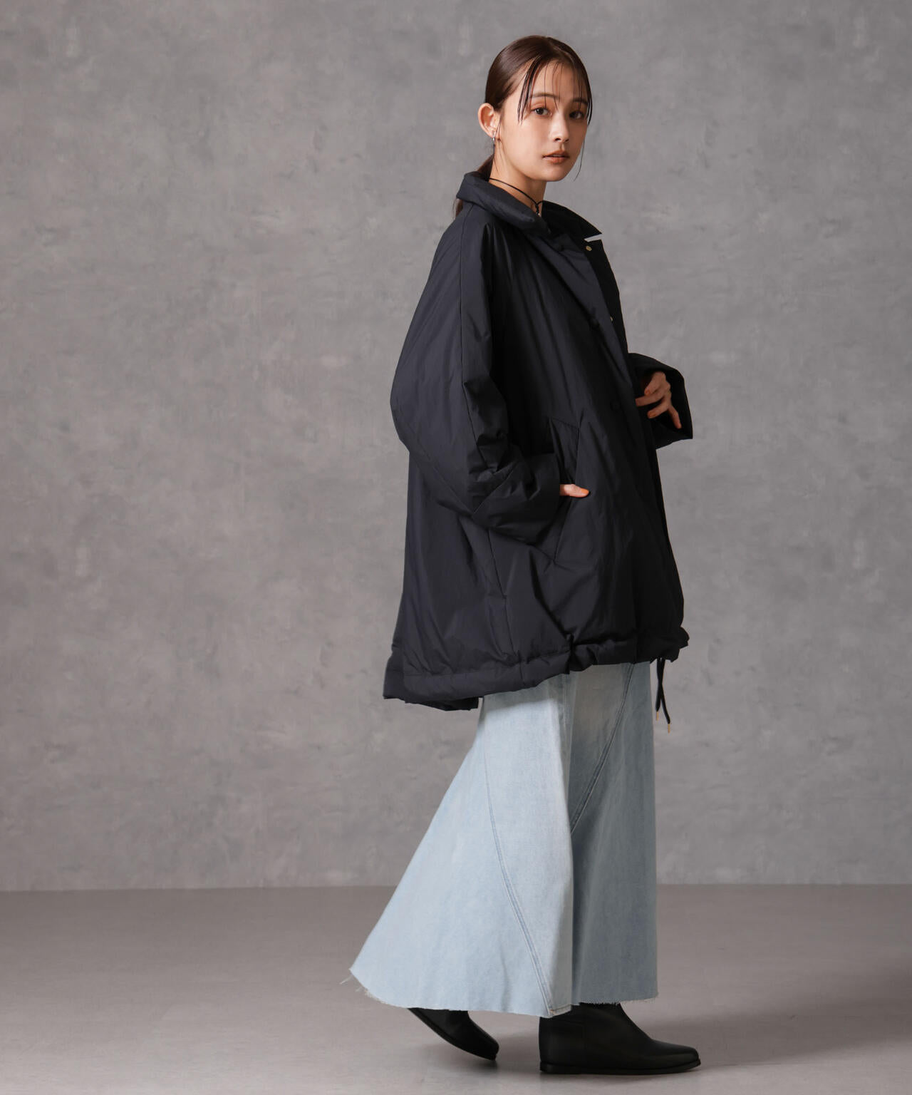 「西川ダウン(R)」ミドル丈バックタックコート