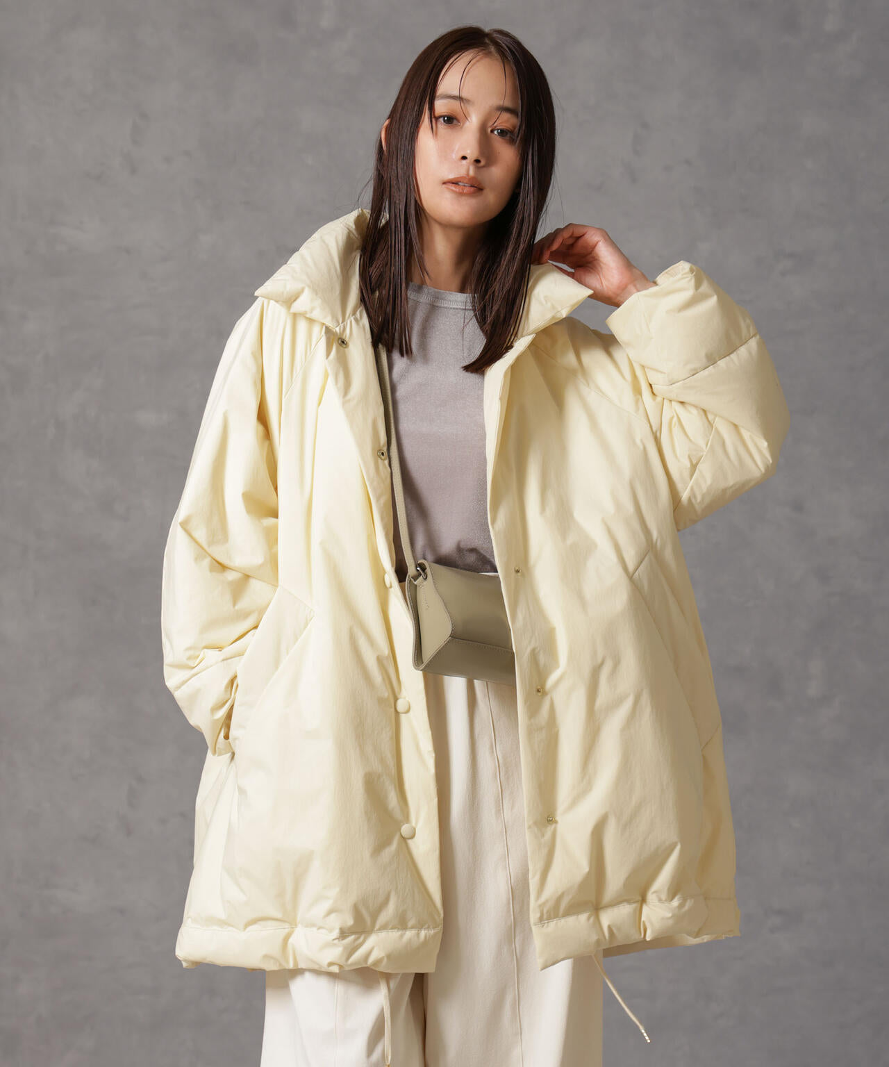 「西川ダウン(R)」ミドル丈バックタックコート