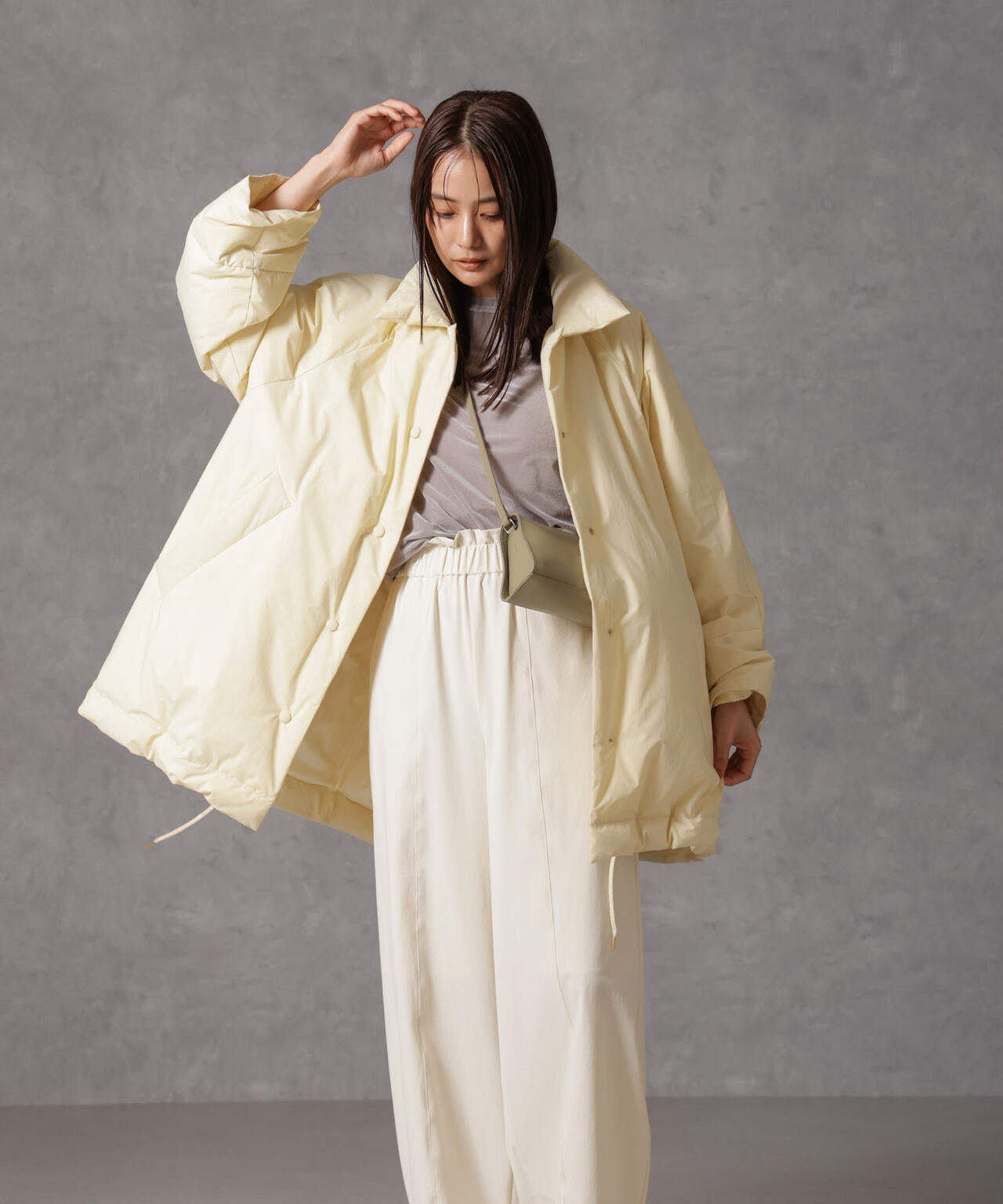 「西川ダウン(R)」ミドル丈バックタックコート