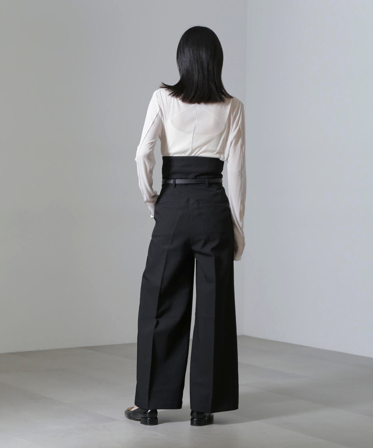 ハイウエストセンタープレスパンツ