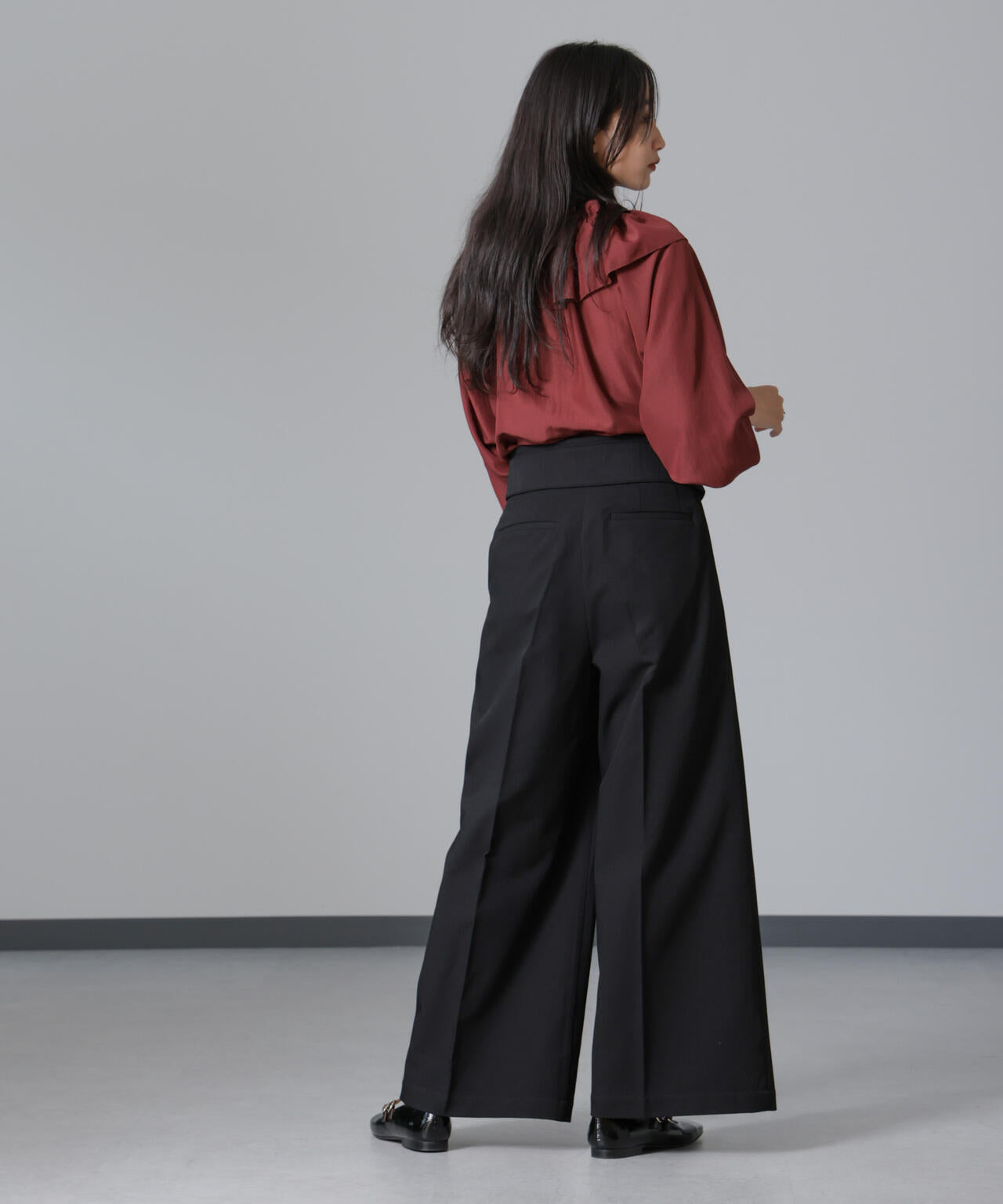 ハイウエストセンタープレスパンツ