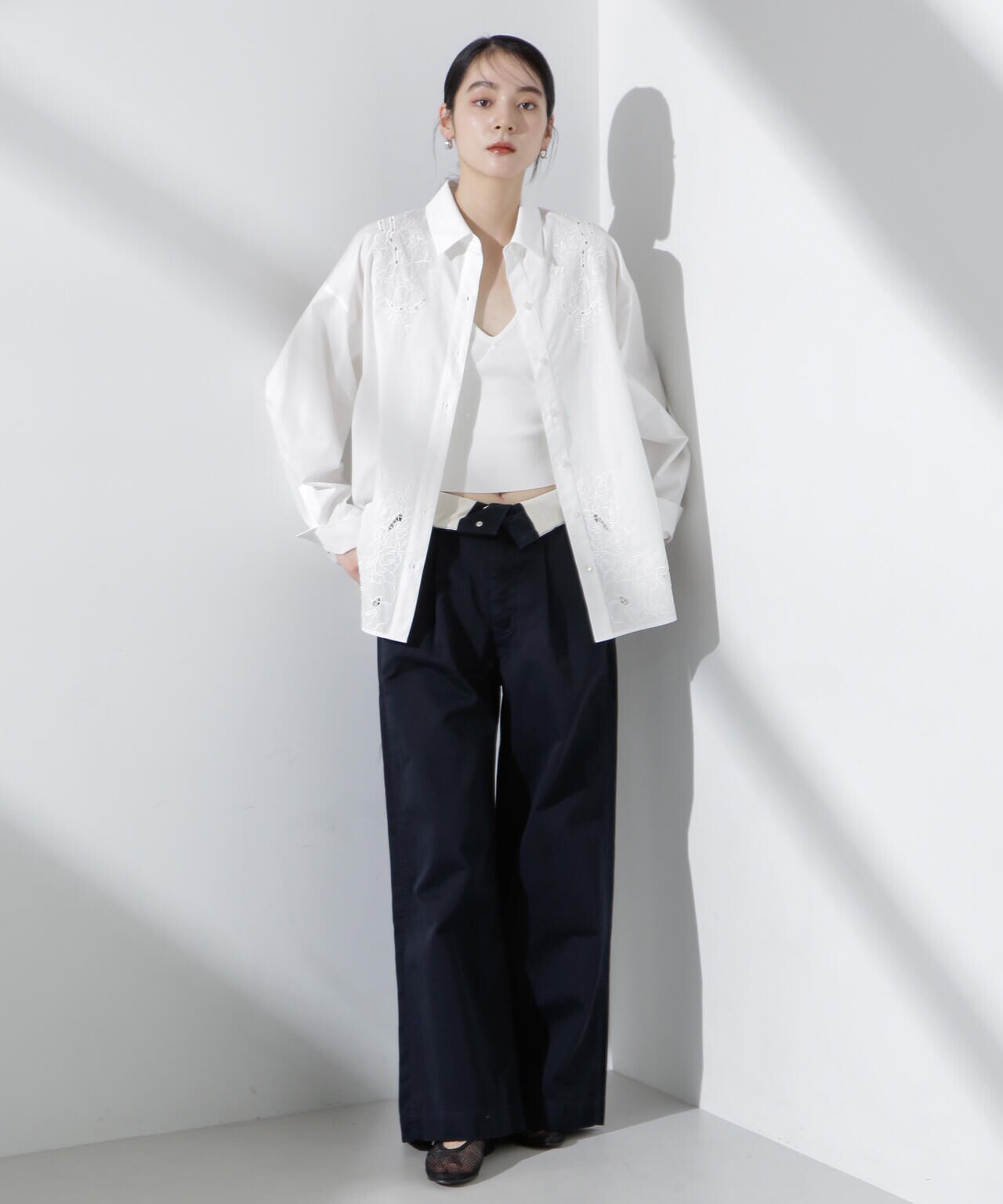 カットワークレースオーバーサイズシャツ