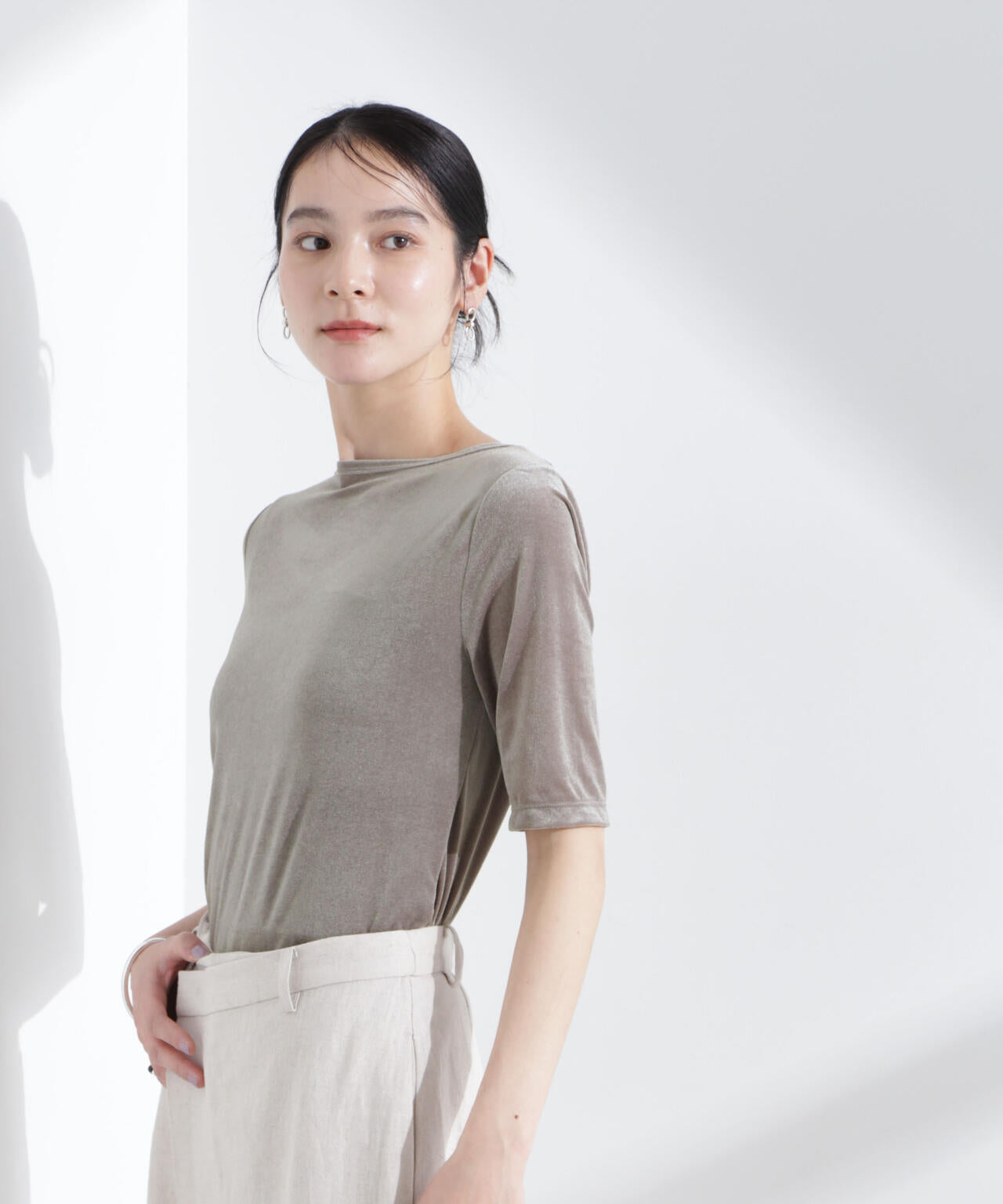 シアーベロアバックオープン5分袖Tシャツ