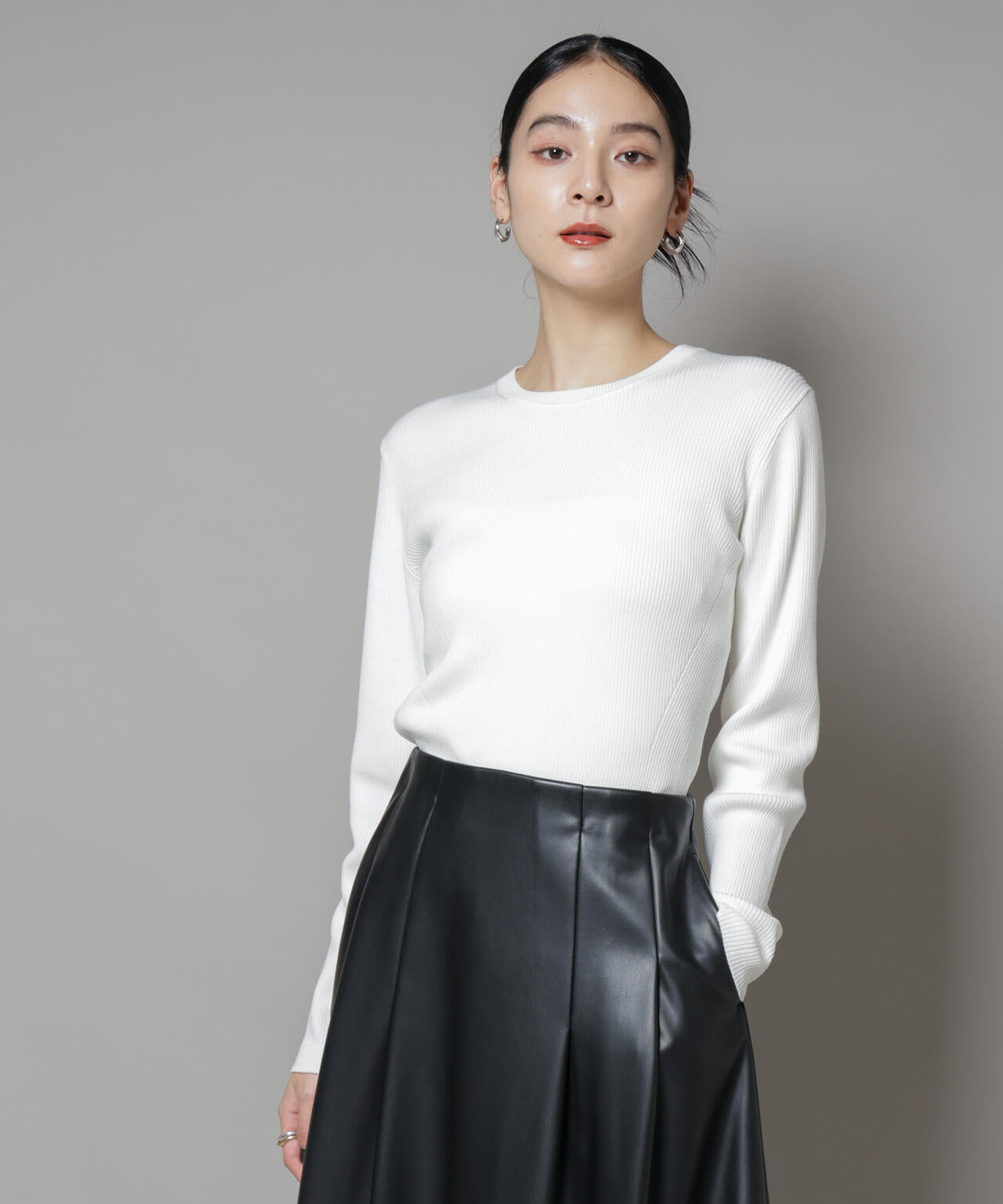 CICA&UVカット加工クルーネックリブニット