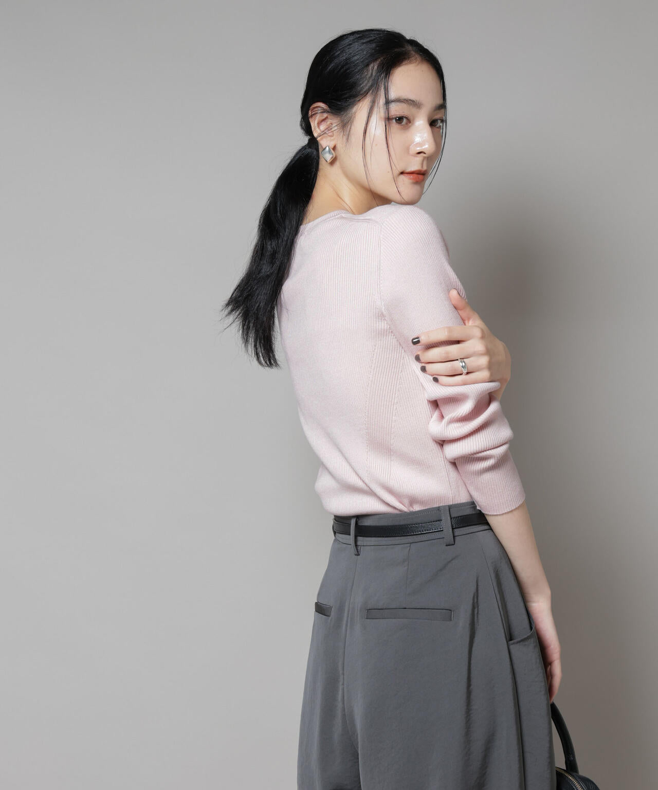 CICA&UVカット加工クルーネックリブニット