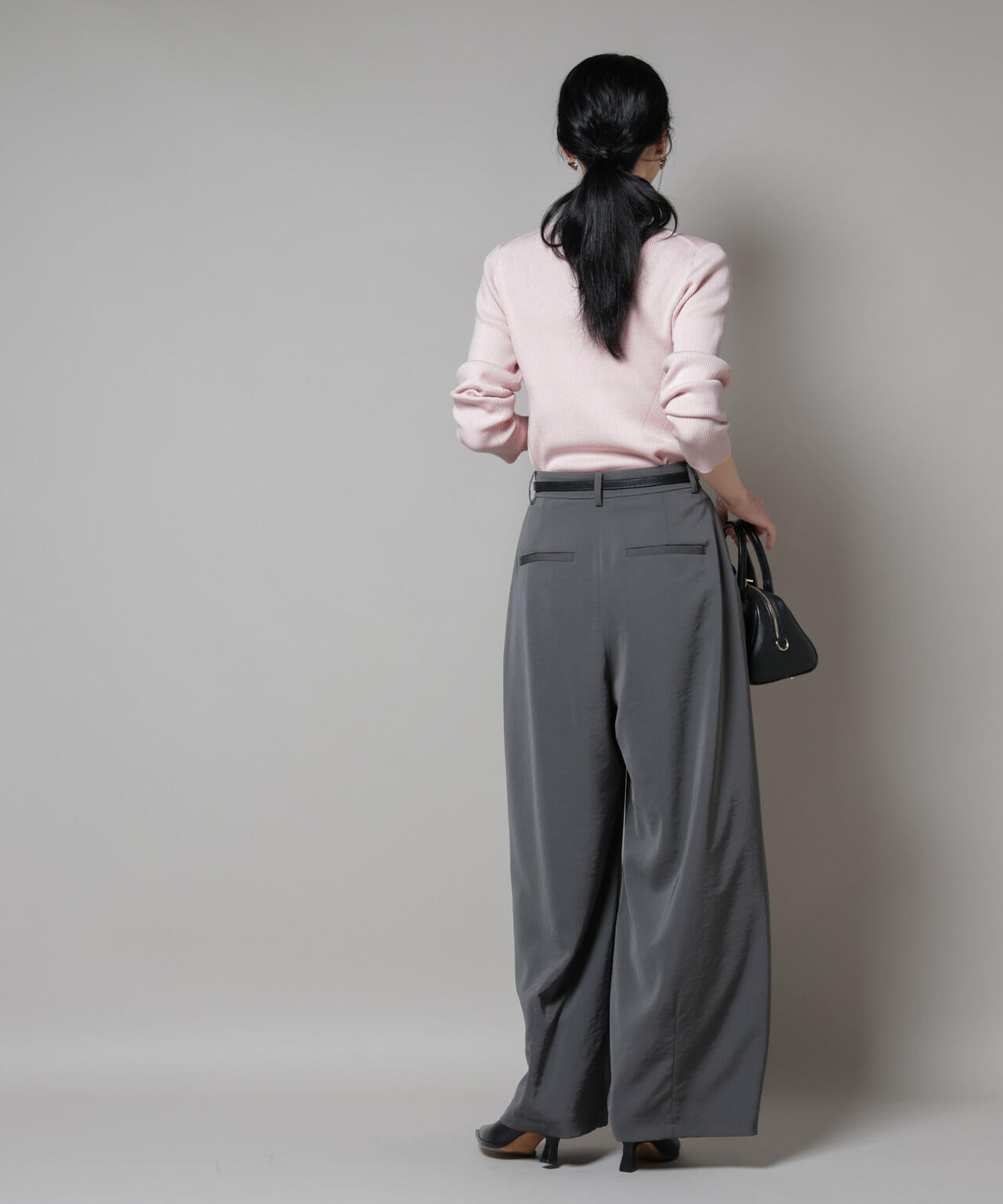 CICA&UVカット加工クルーネックリブニット