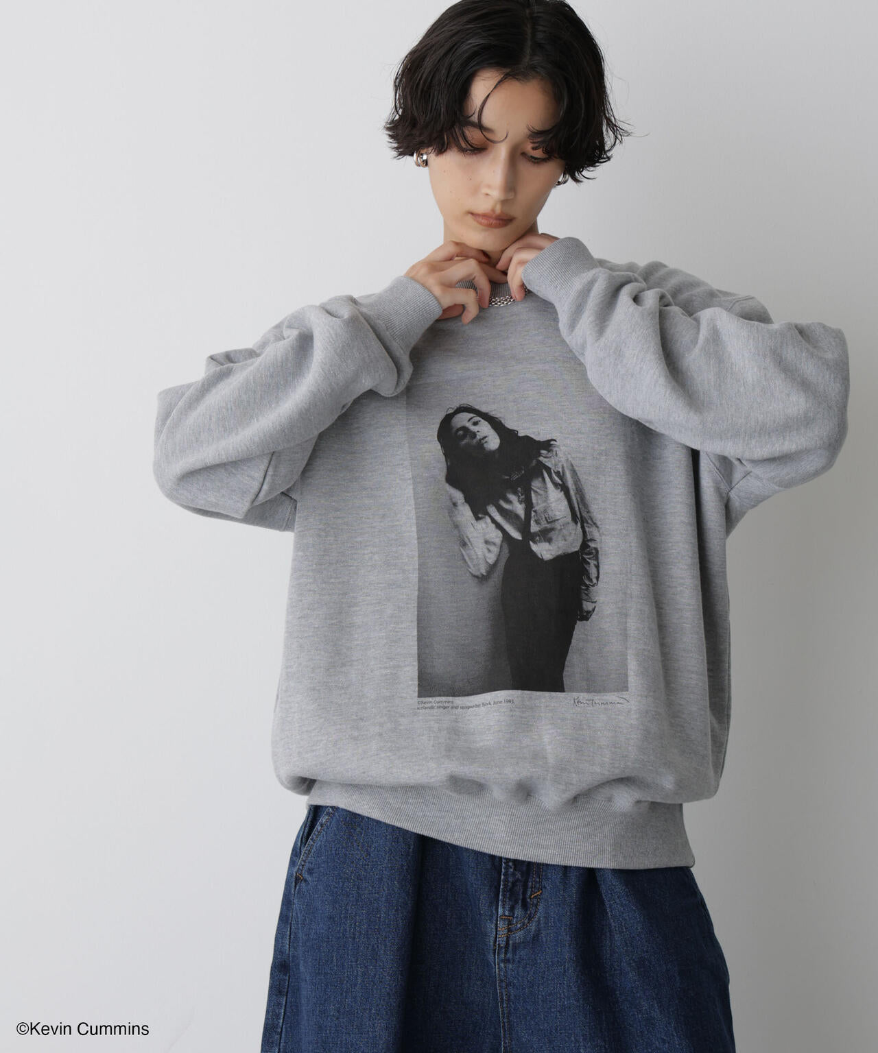 「STEVELOUR」Kevin Cummins×STEVELOURトレーナー