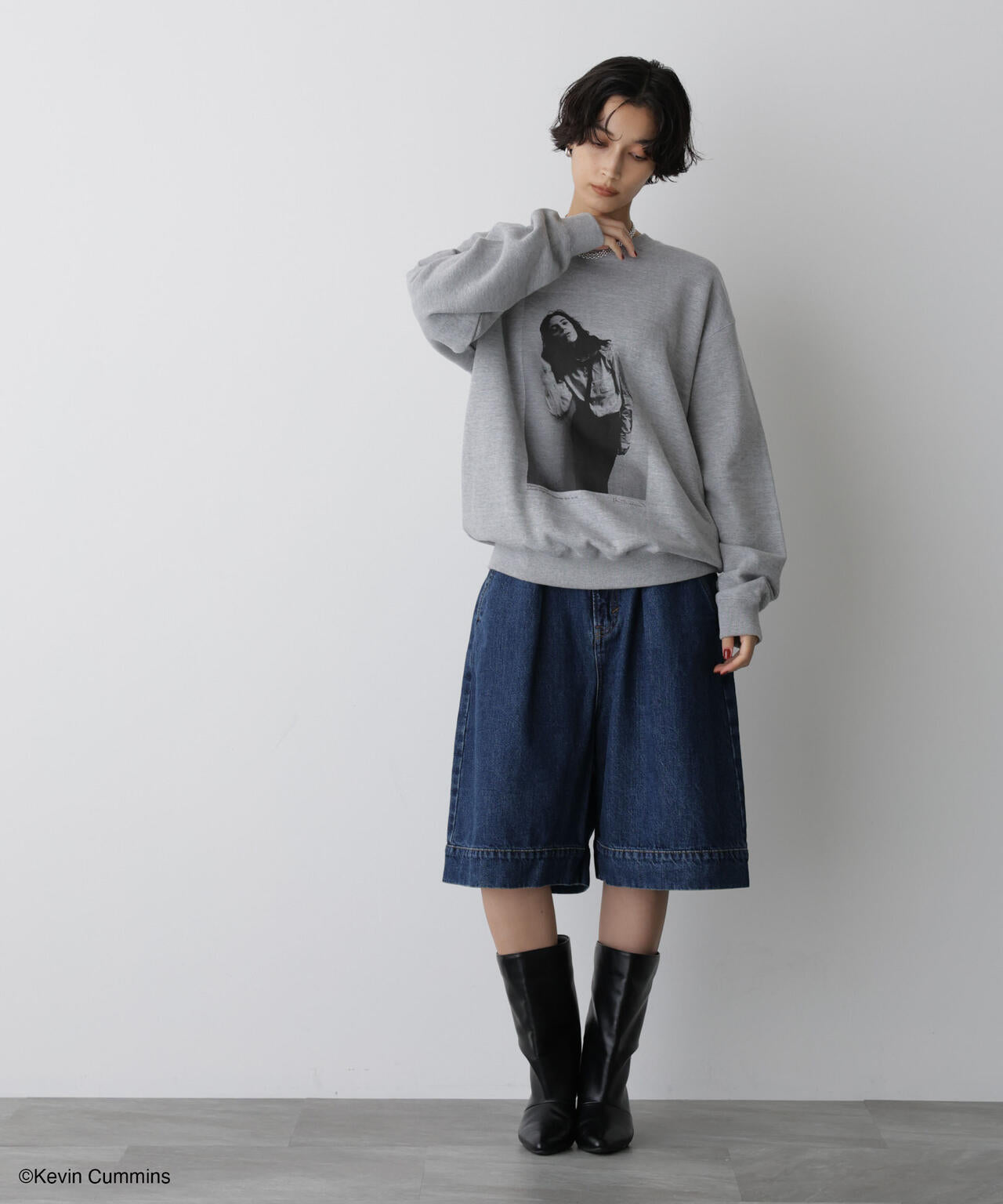 「STEVELOUR」Kevin Cummins×STEVELOURトレーナー