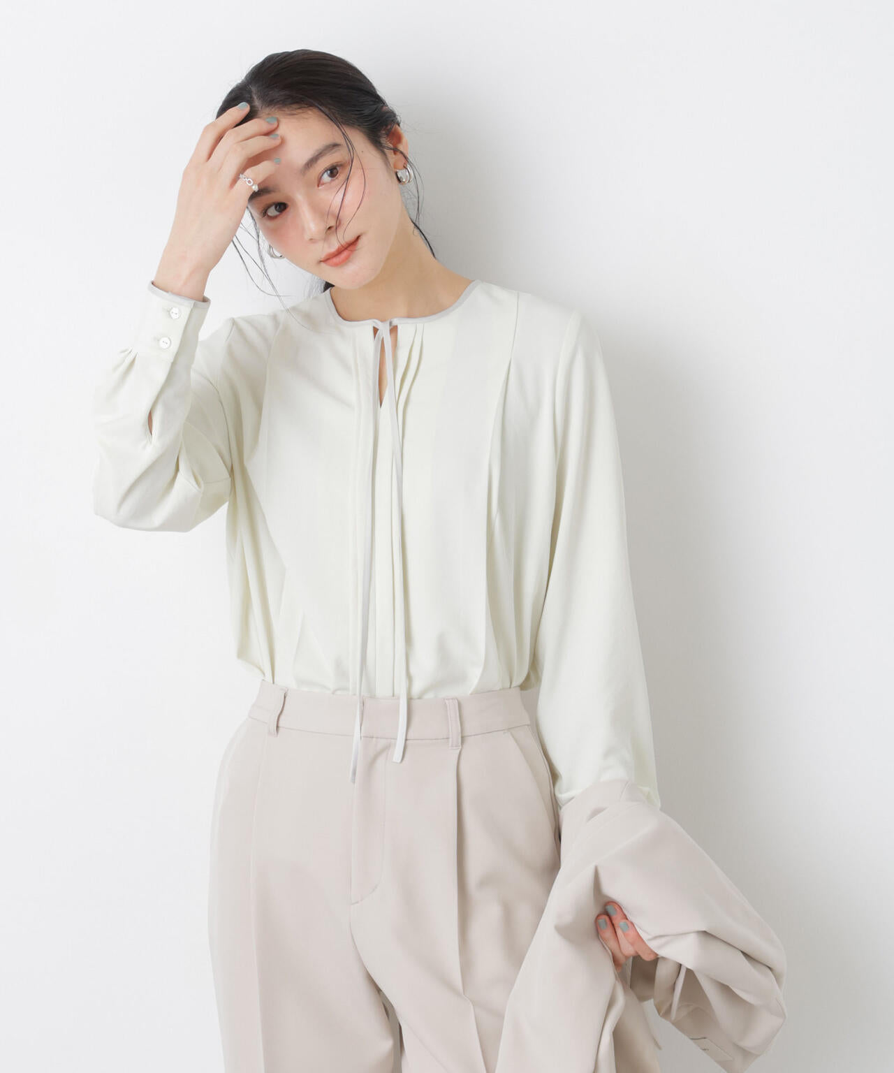 タックリボンブラウス