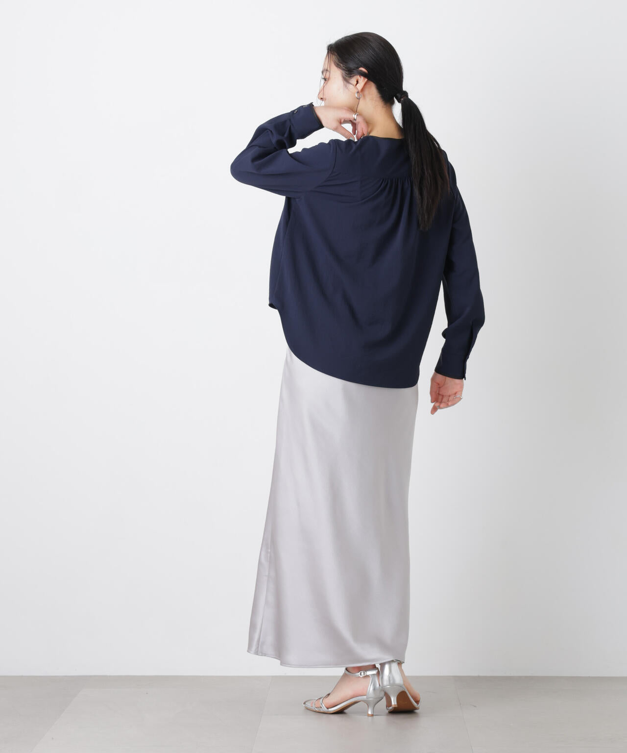 タックリボンブラウス