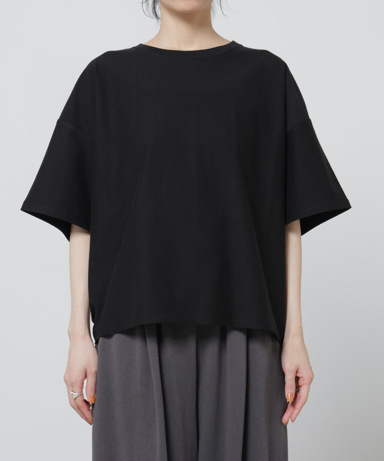 「Meaningful Continuity」coveross(R)ツイル調冷感プレーティング天竺Tシャツ