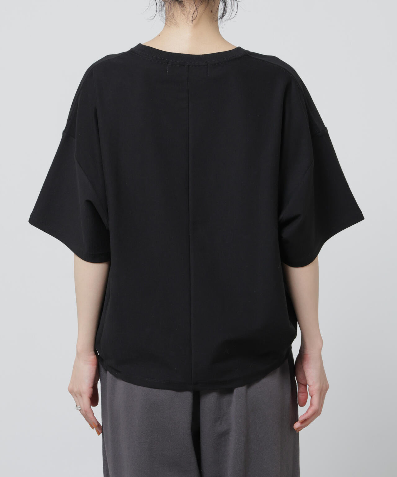 「Meaningful Continuity」coveross(R)ツイル調冷感プレーティング天竺Tシャツ