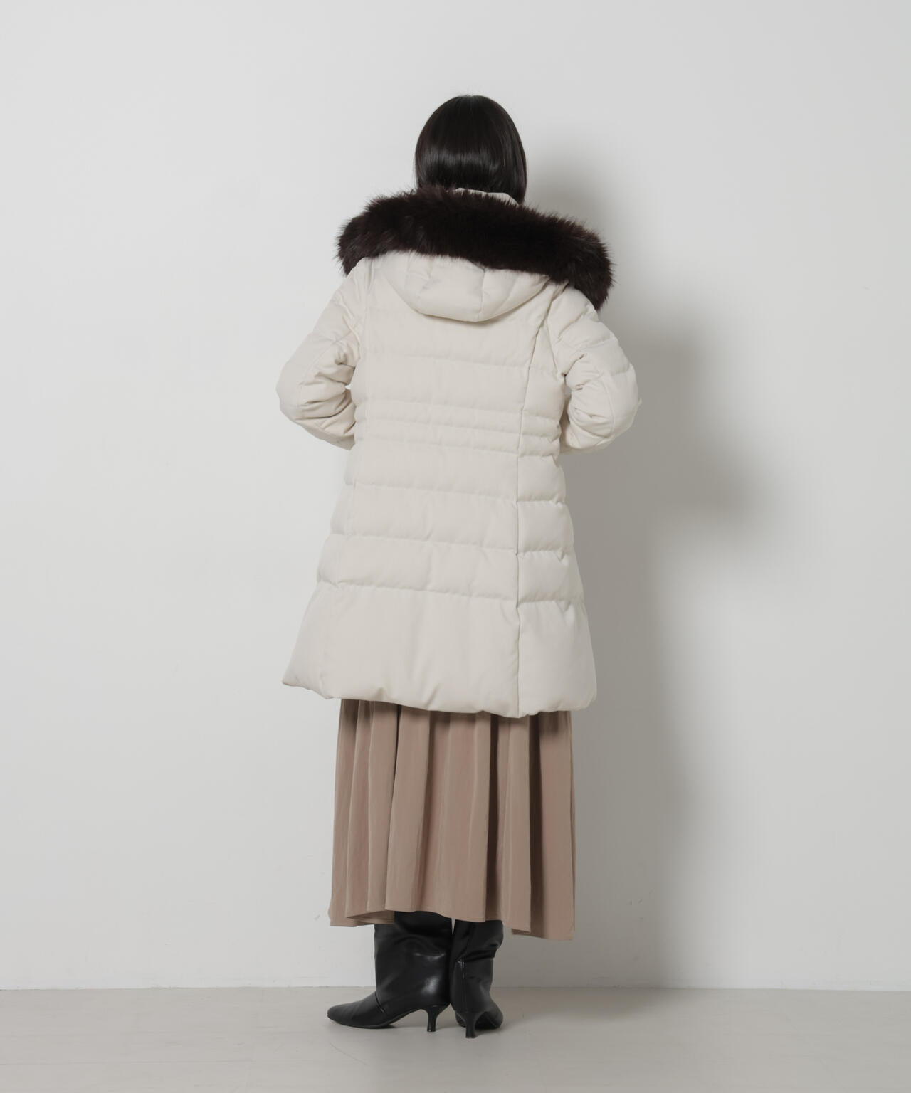 「西川ダウン(R)」サージロングダウン