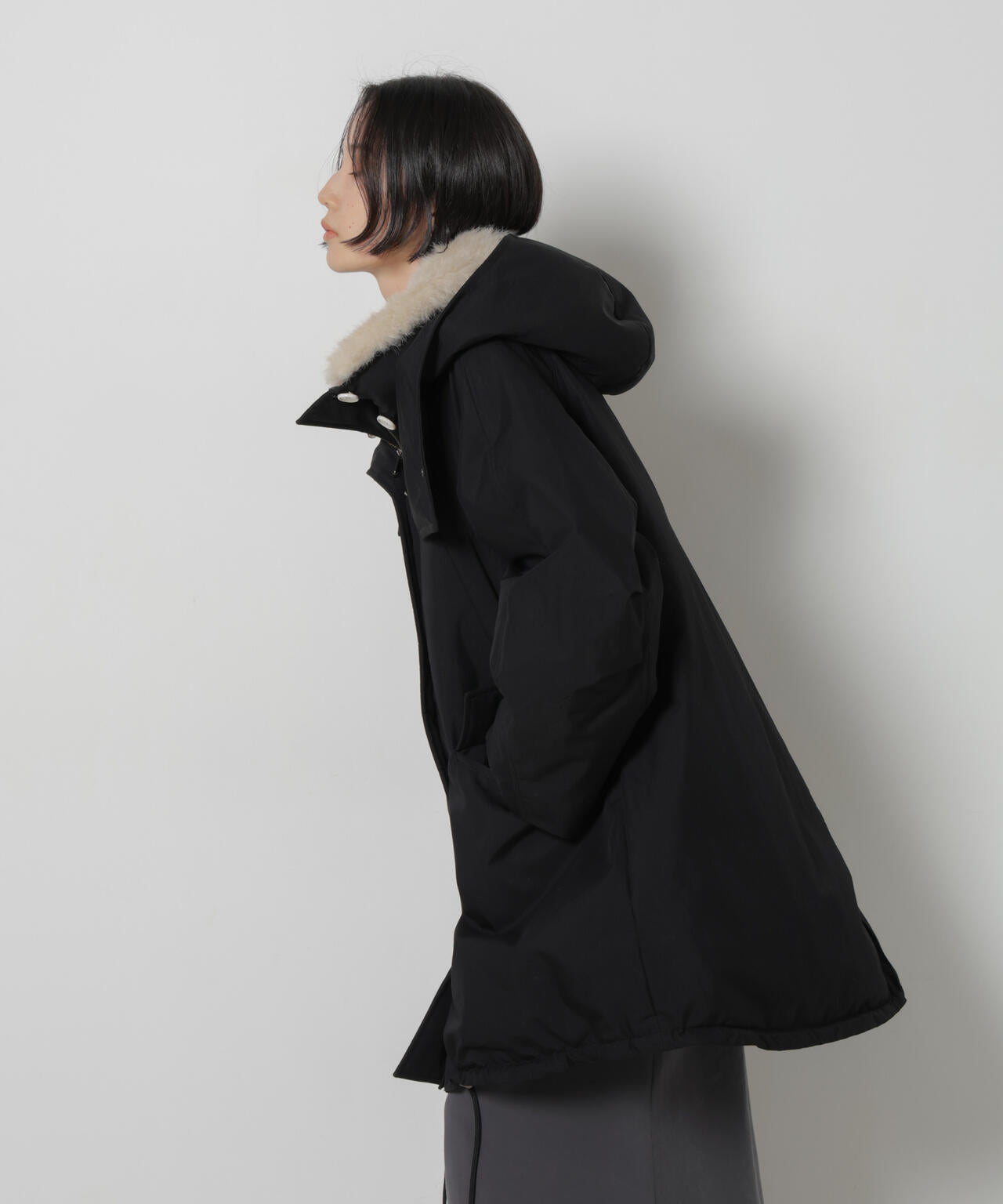 「STEVELOUR」「西川ダウン(R)」ファー付きコート