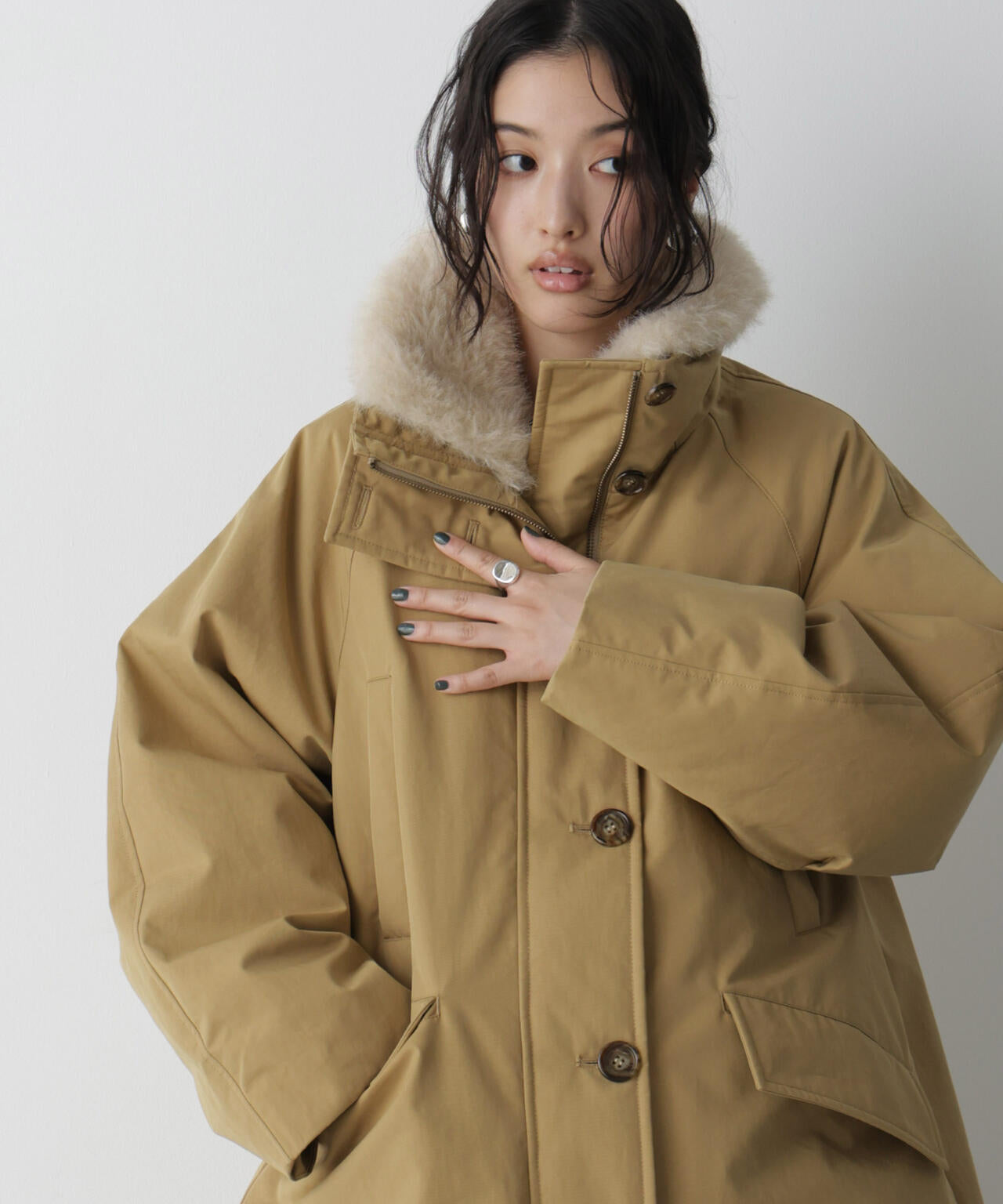 「STEVELOUR」「西川ダウン(R)」ファー付きコート