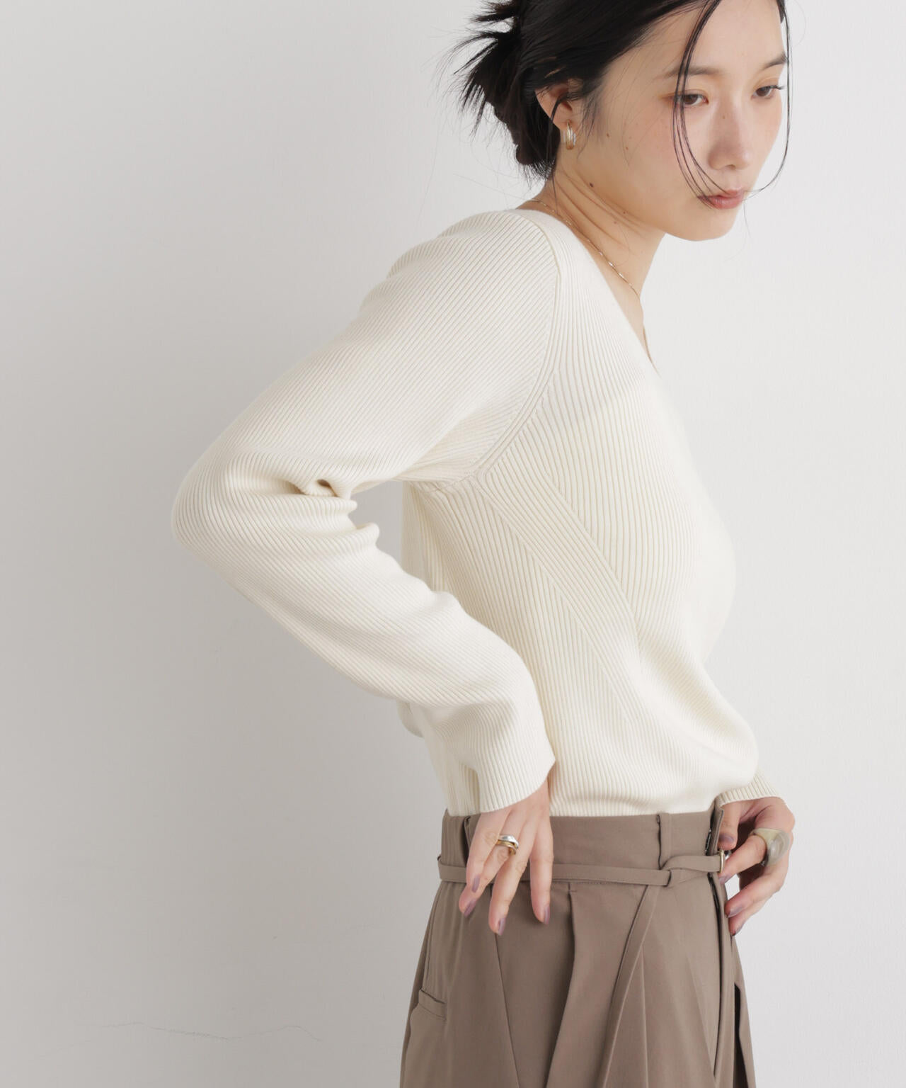 CICA&UVカット加工スクエアネックリブニット