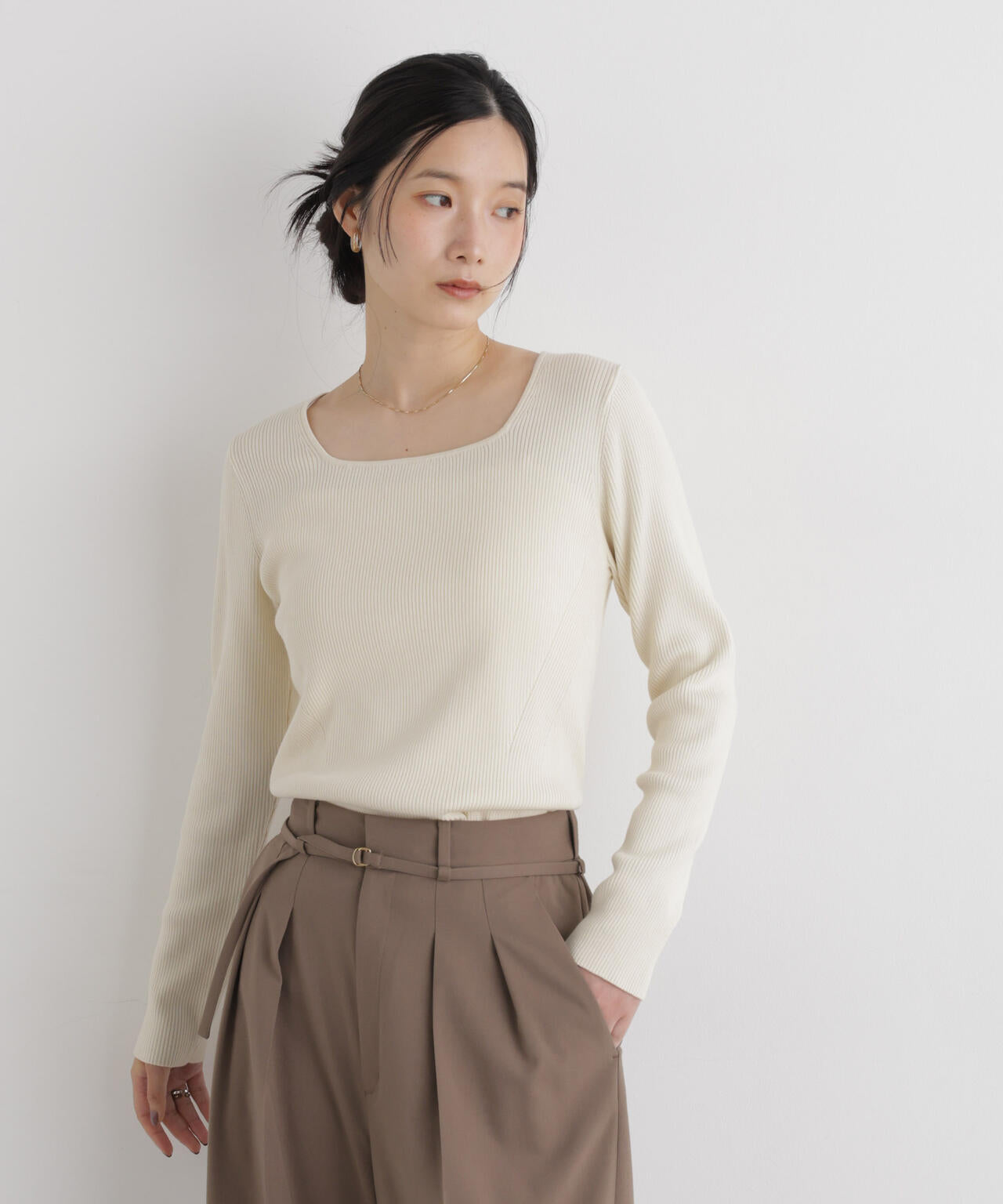 CICA&UVカット加工スクエアネックリブニット