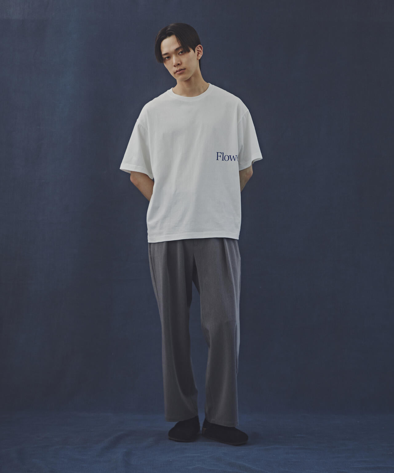 「Commonuse」ヴィンテージライク Flowers Tシャツ