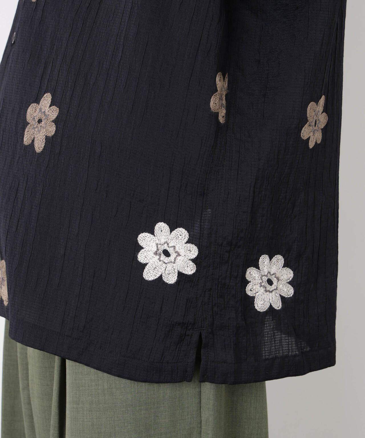 フラワー刺繍シャツ 半袖