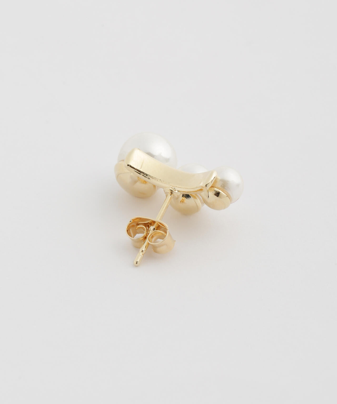 トリプルパールピアス