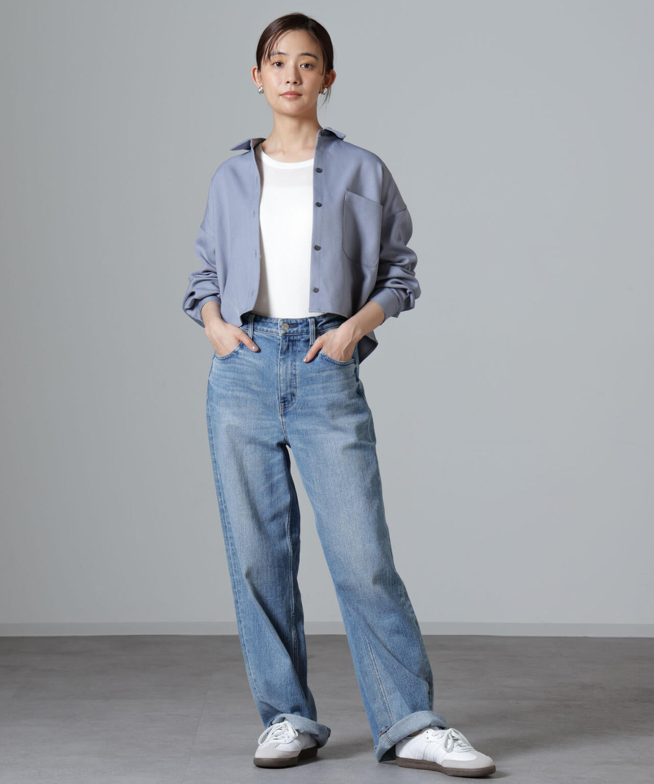 バックコンシャスクロップドシャツ（セットアップ可）