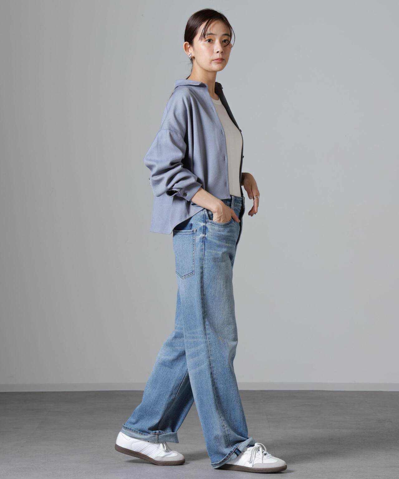 バックコンシャスクロップドシャツ（セットアップ可）