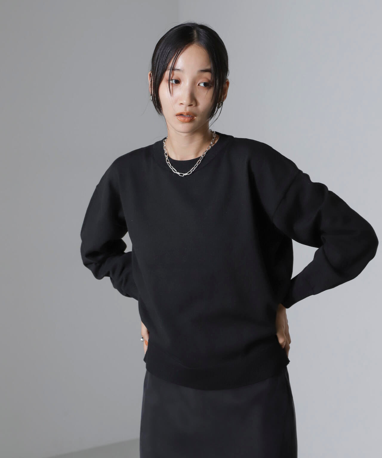 二重臼クルーネックプルオーバーニット