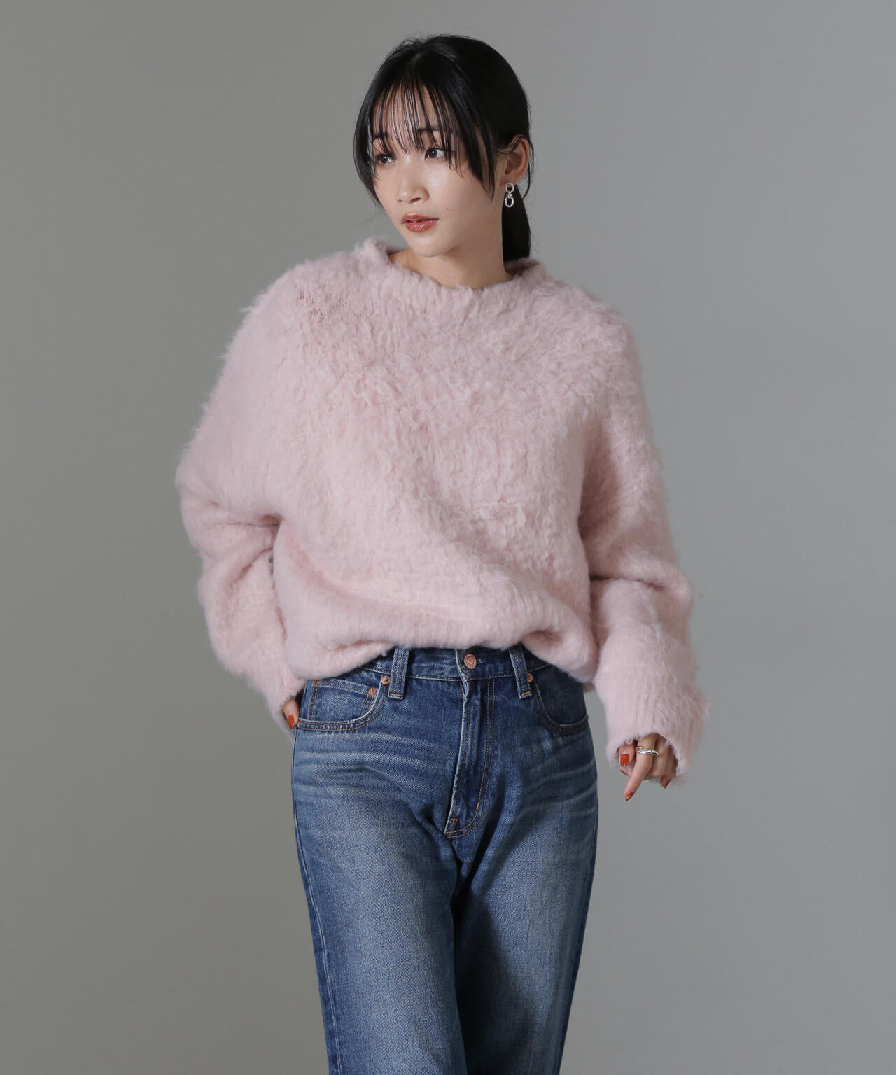 カール起毛クルーネックニット