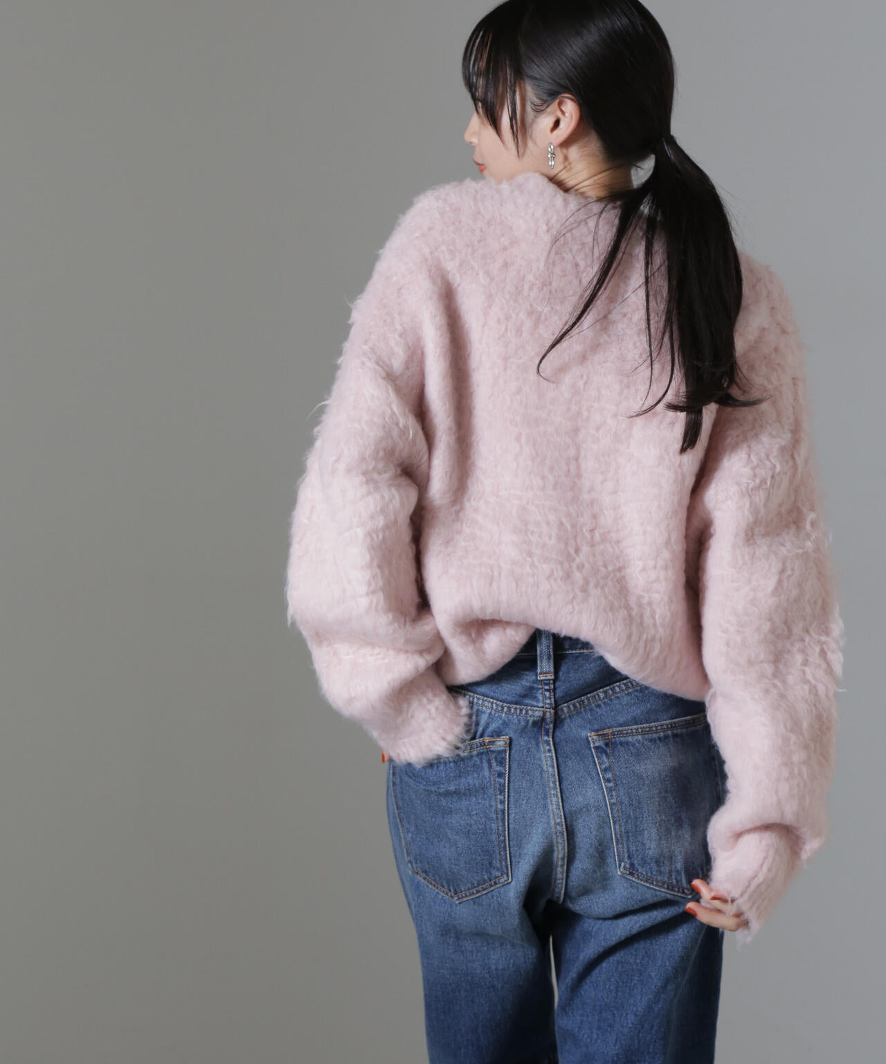 カール起毛クルーネックニット
