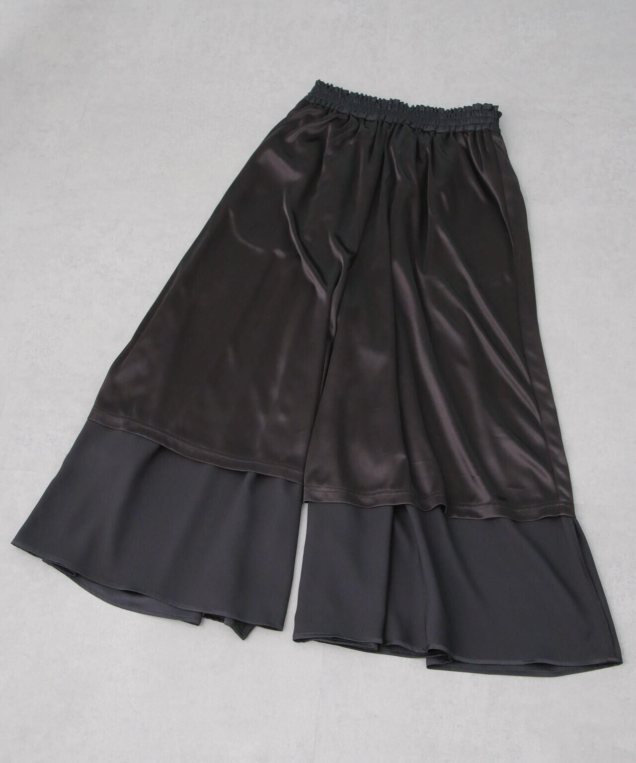 サテンギャザースカートパンツ（セットアップ可）