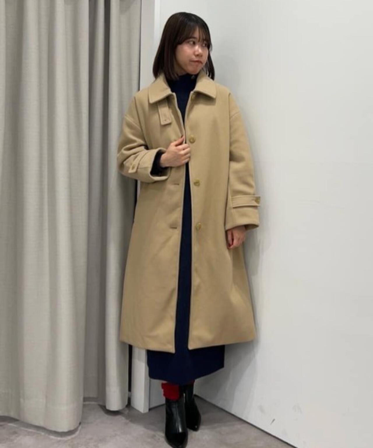 釦ディティールニットワンピース