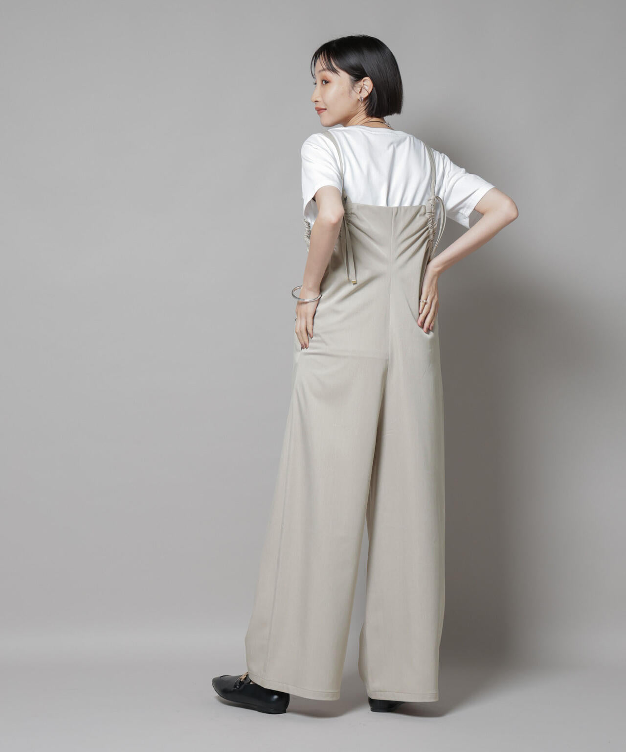 ギャザーデザインサロペットパンツ