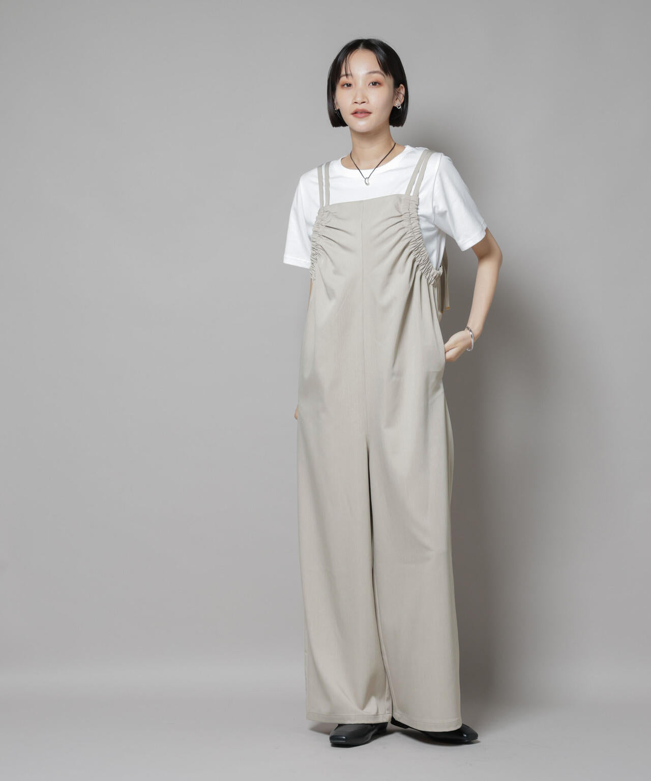 ギャザーデザインサロペットパンツ