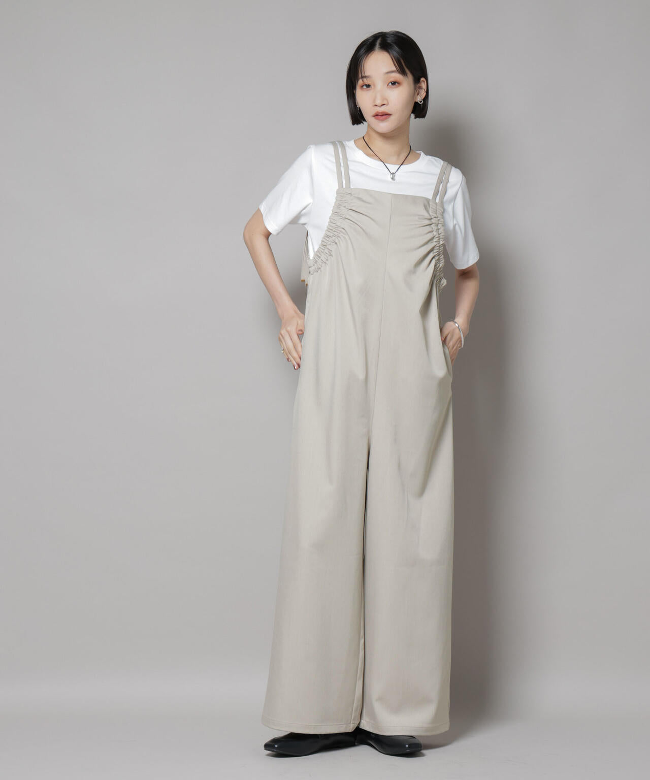 ギャザーデザインサロペットパンツ